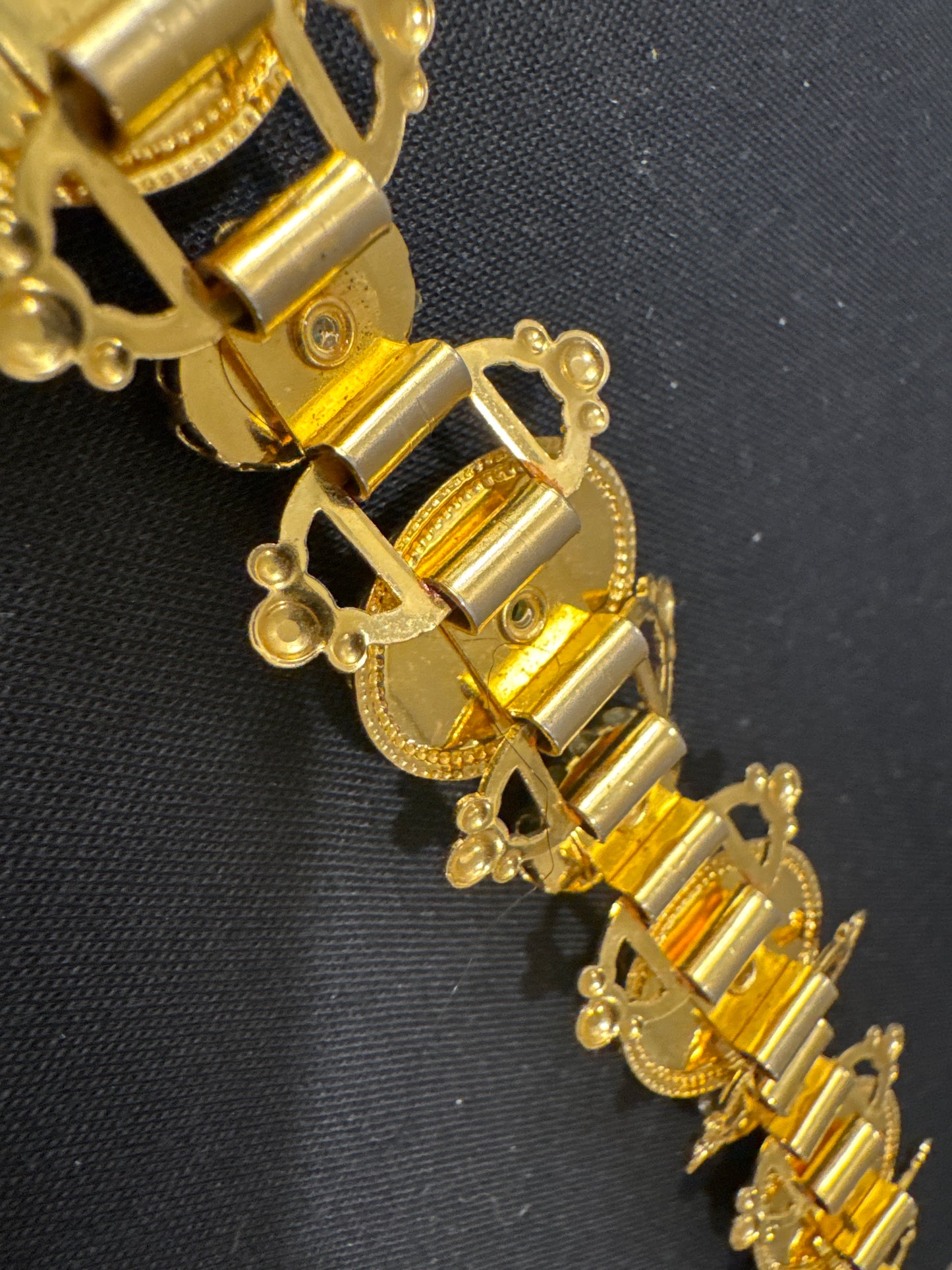 Beautiful 1960s green with gold flex stone bracelet with European mechanical hinges. jackpot