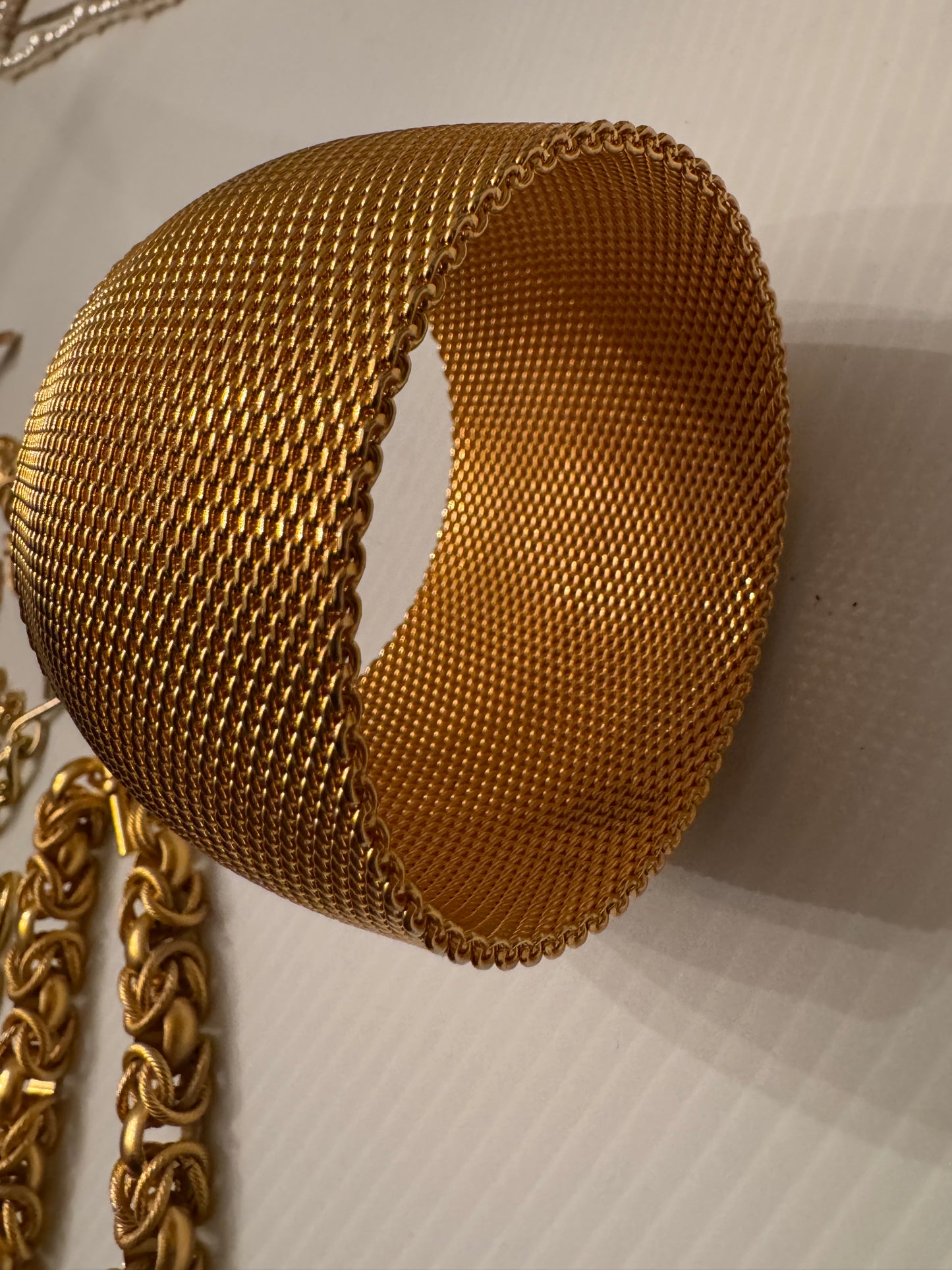 1980s gold tone mesh cuff bracelet