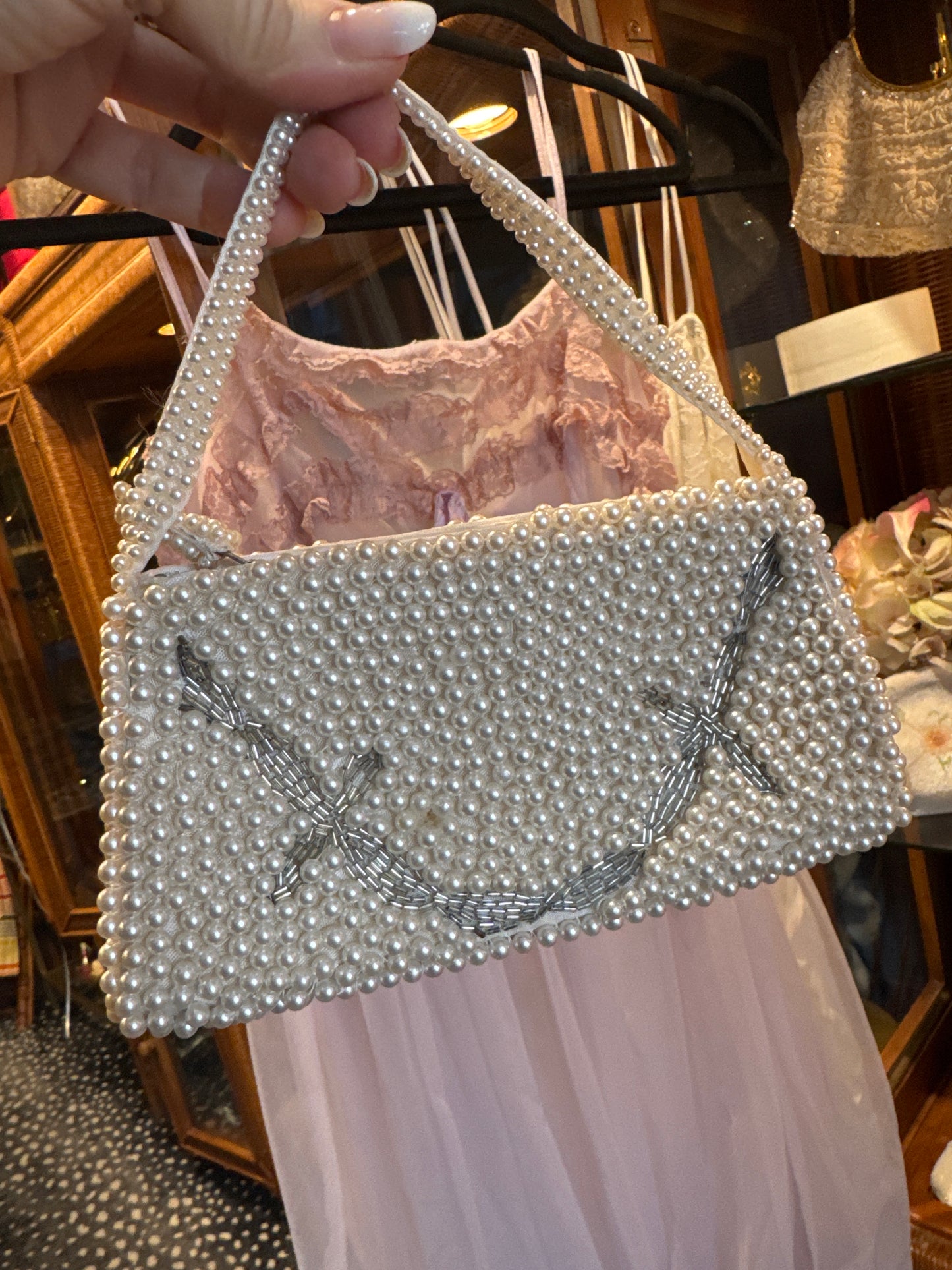 1940s Pearl and beaded cocktail bag with zipper top and pearl zipper pole