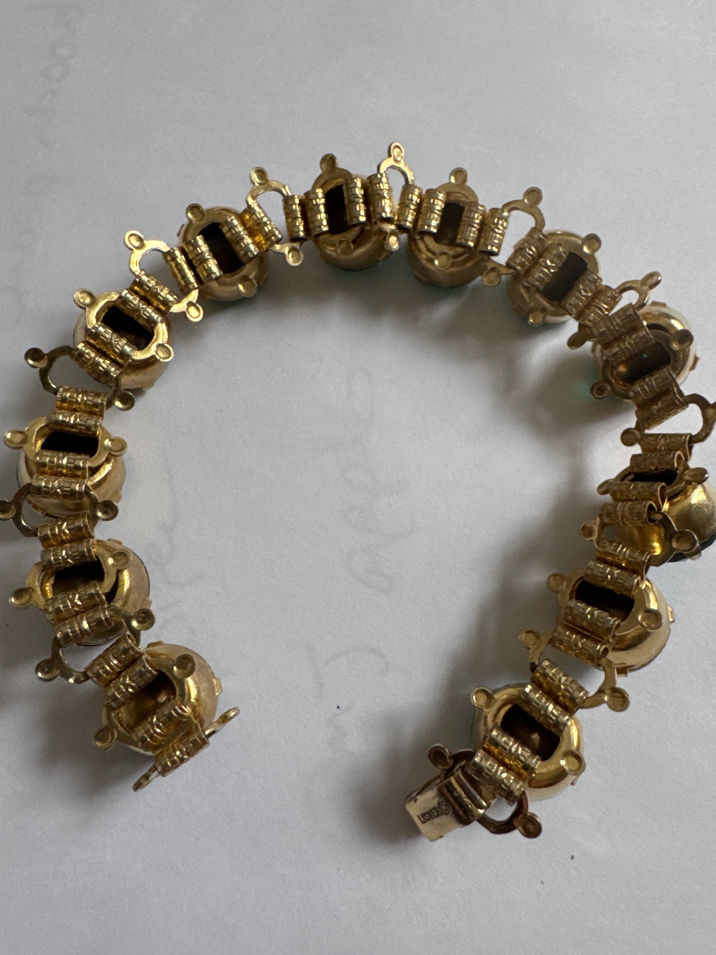 1950s emerald green austrian crystal colored rhinestone signed LISNER bracelet Road