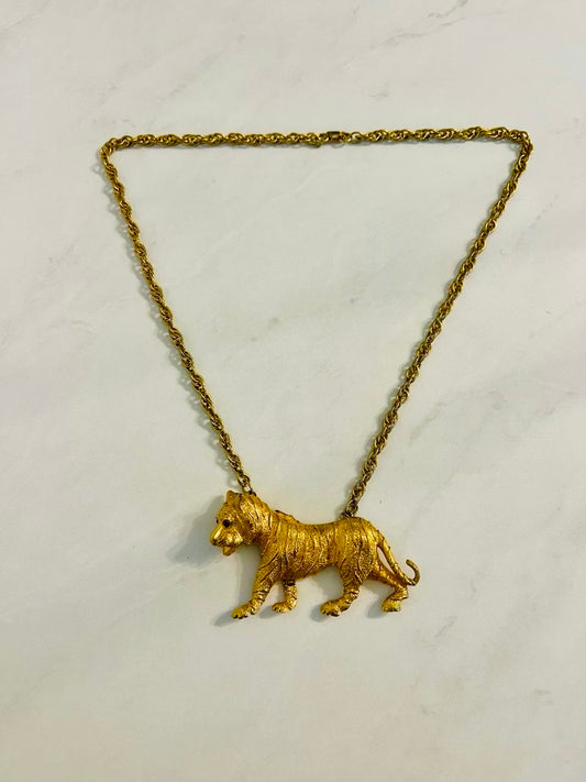 Vintage gold tone chain and tiger with green rhinestones eyes