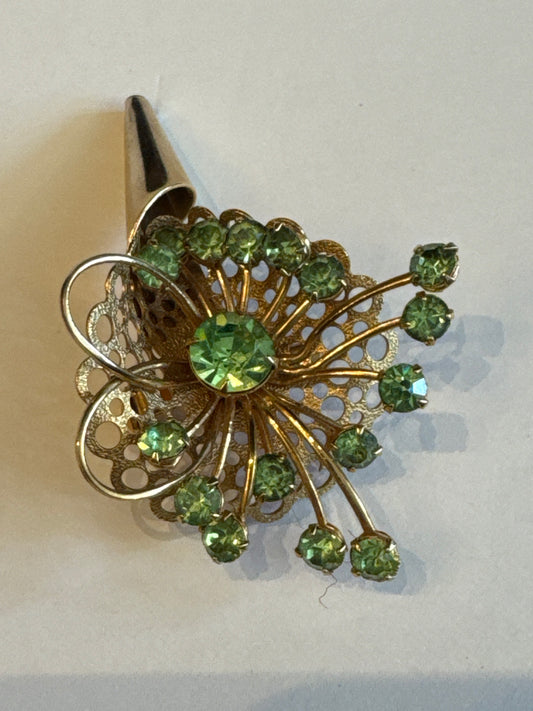 vintage 1940s flower spray brooch in gold tone