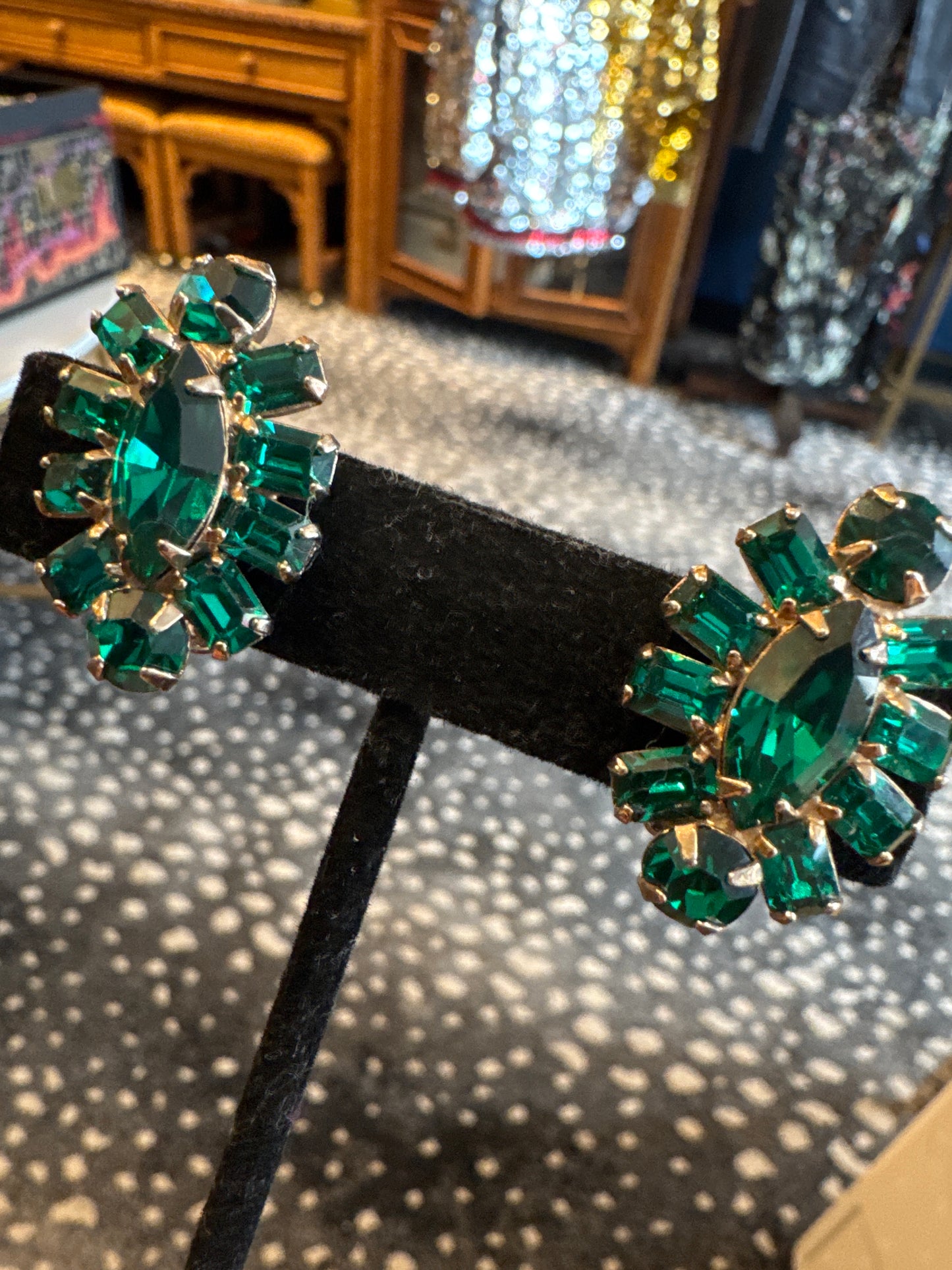 Beautiful 1950s green rhinestone signed Weiss earrings