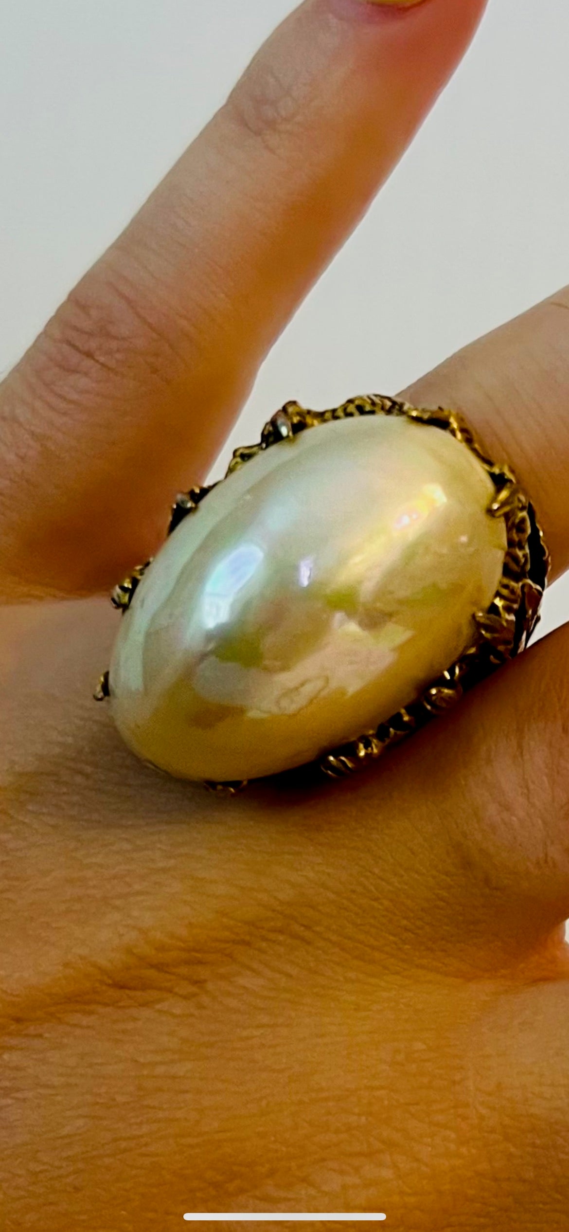 Vintage gold tone ring with mabe pearl