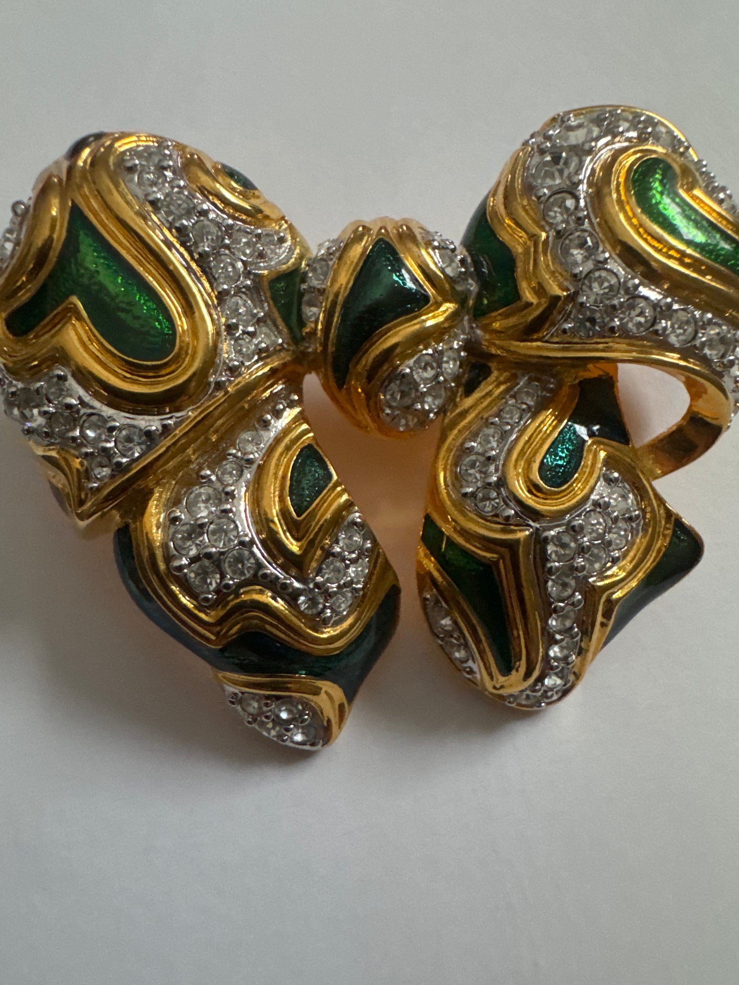 1980s signed KJL Thailand, bow brooch with green enamel and rhinestones