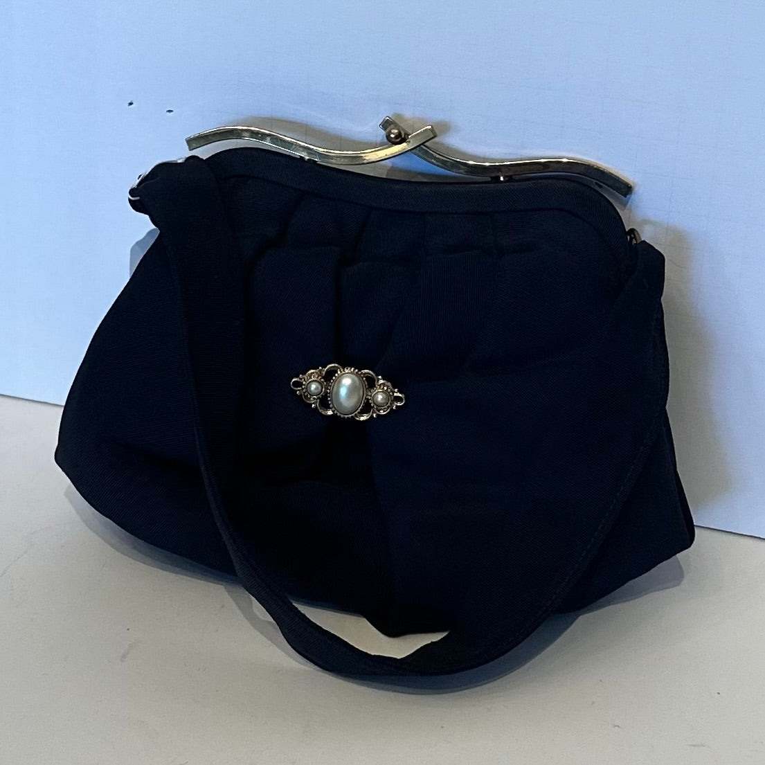 Vintage 1940s Garay Navy Blue Bag w/ Gold Hardware