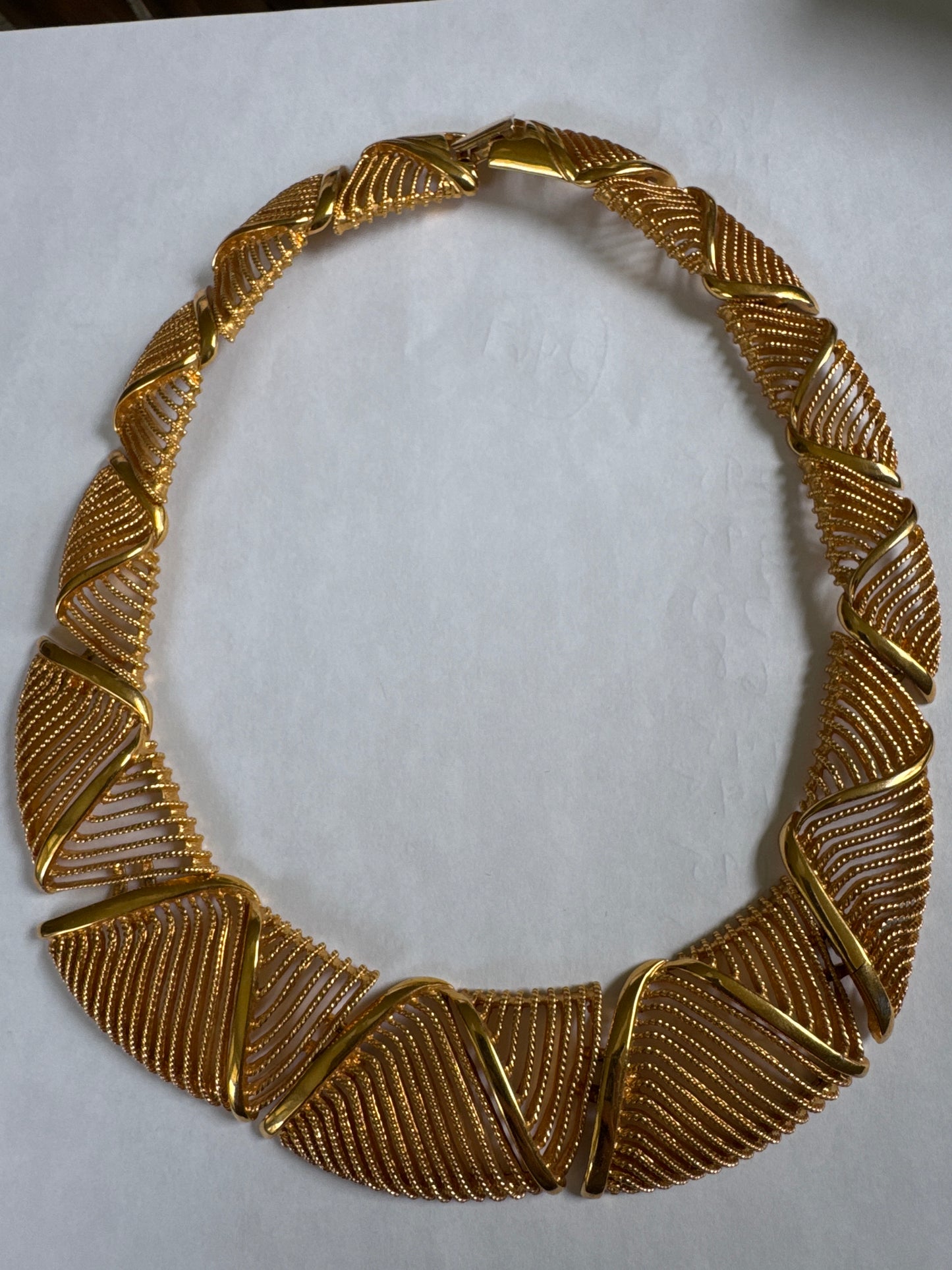 Vintage zig zag signed NAPIER 1970s early 80s gold tone necklace