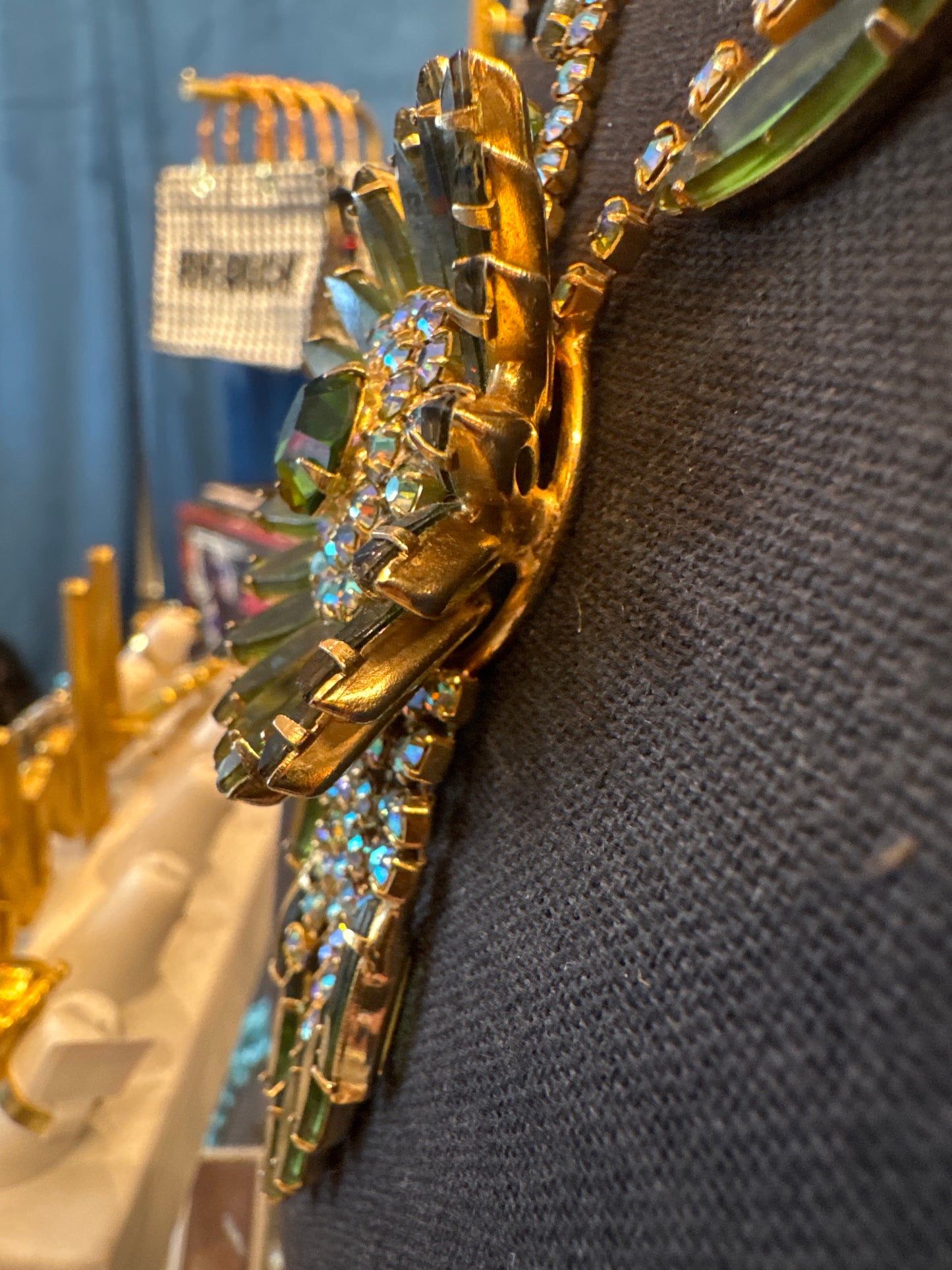 Absolutely gorgeous mid-century Juliana necklace featuring Olivine and emerald colored glass rhinestones