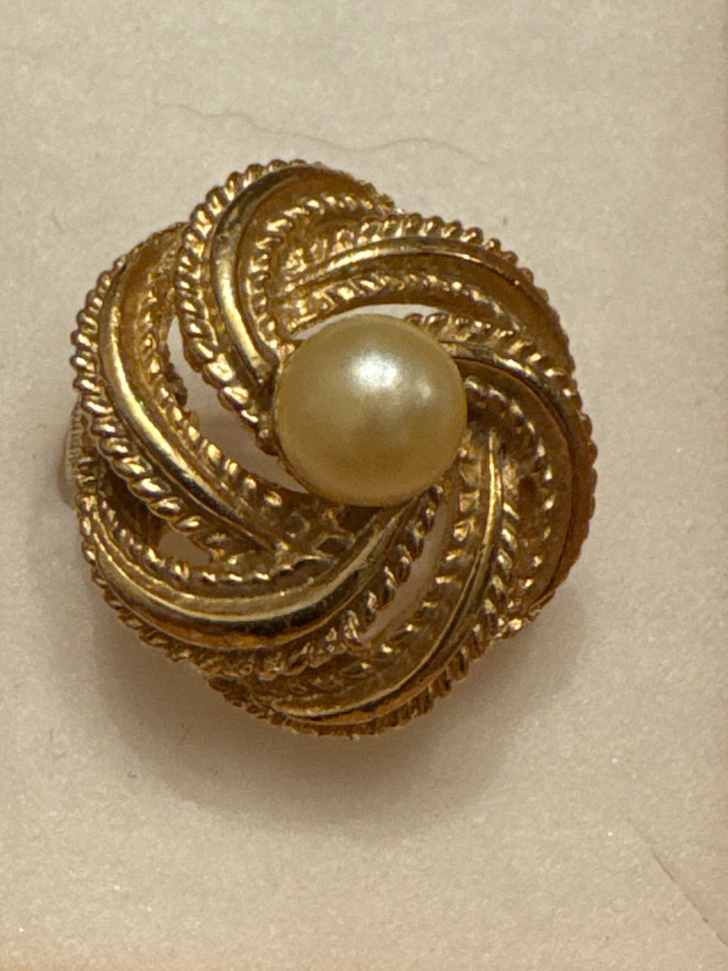 1950s signed CORO cocktail ring with gold tone swirl and center pearl