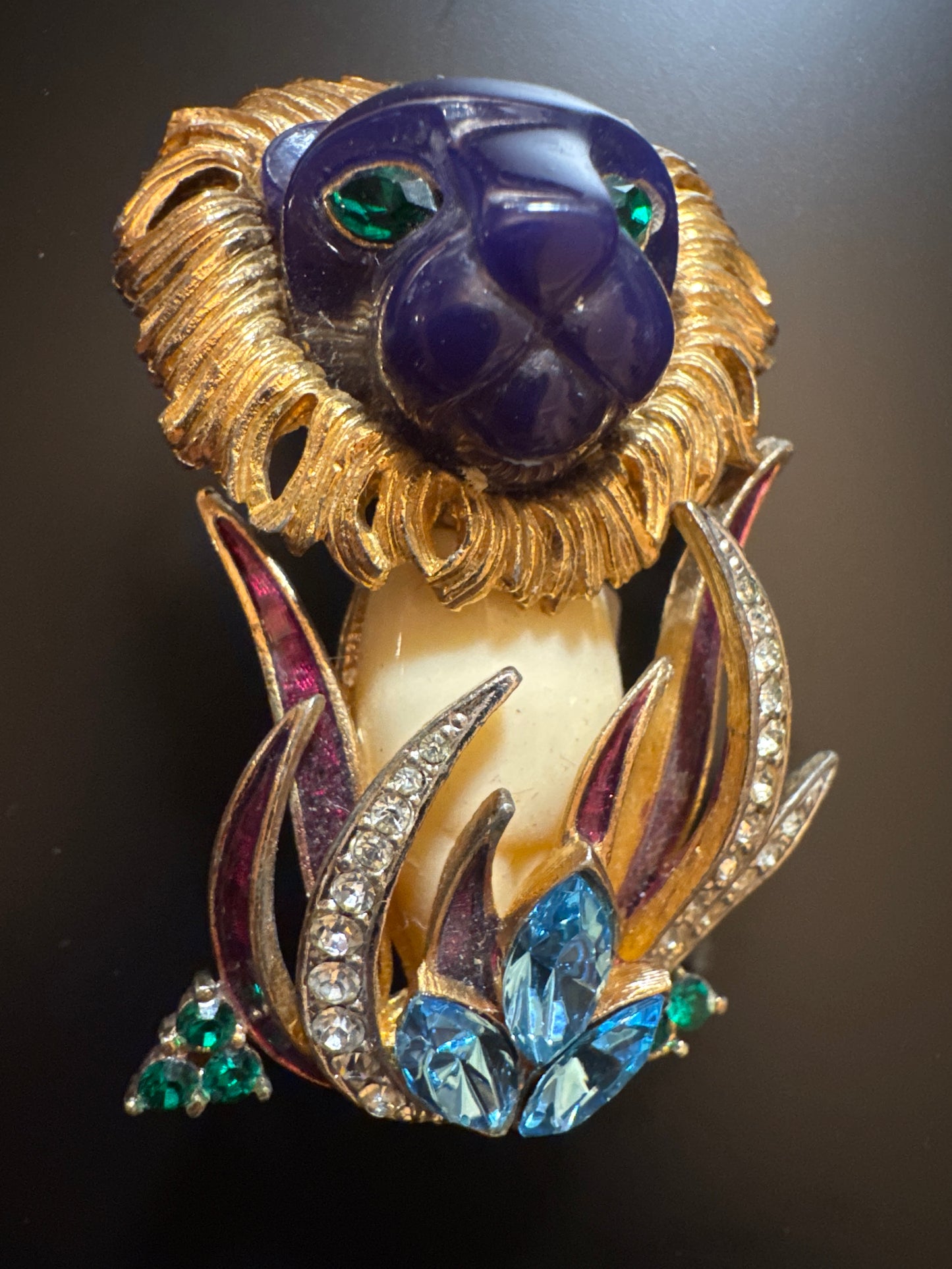 RARE 1940s Hattie Carnagie (unsigned) lion figural brooch