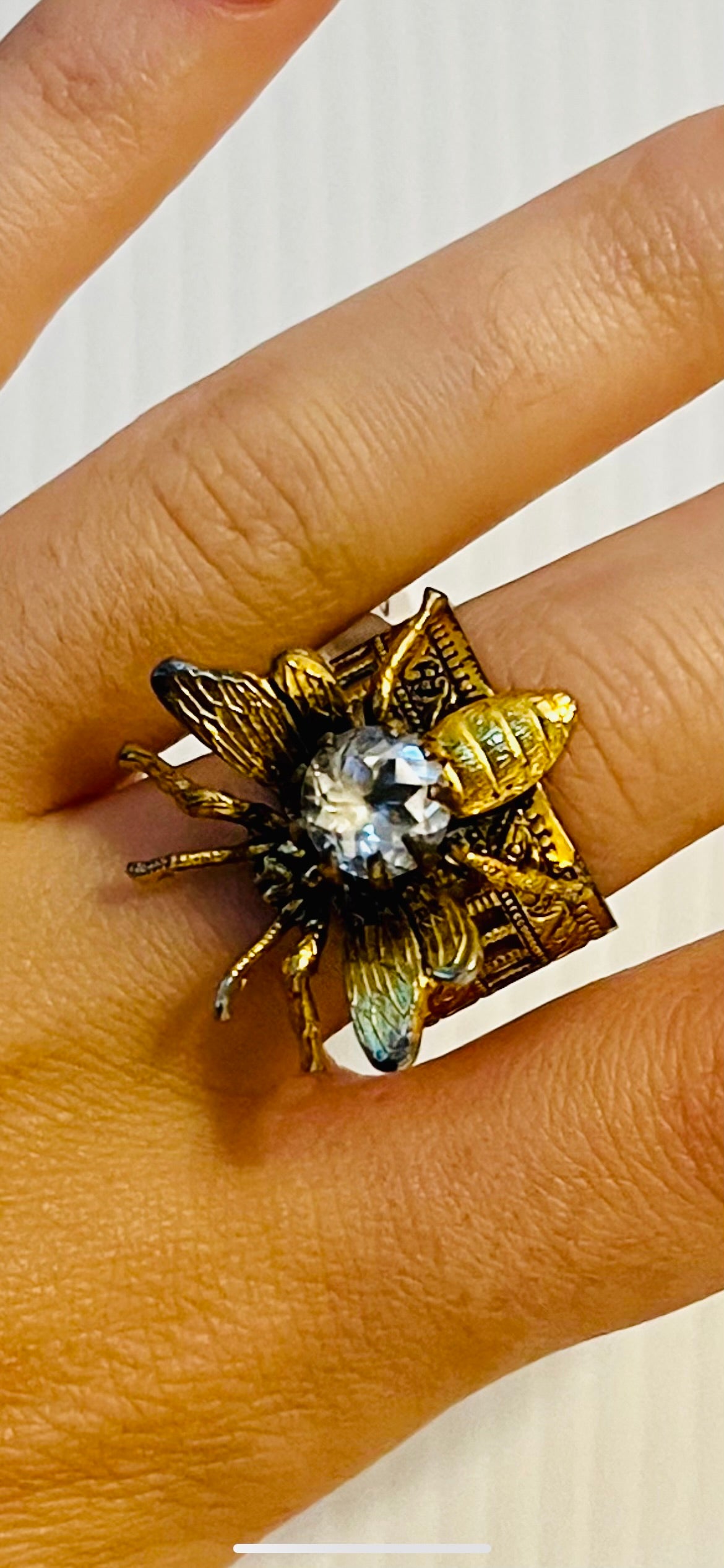 Vintage 1970’s gold tone bee ring with rhinestone center