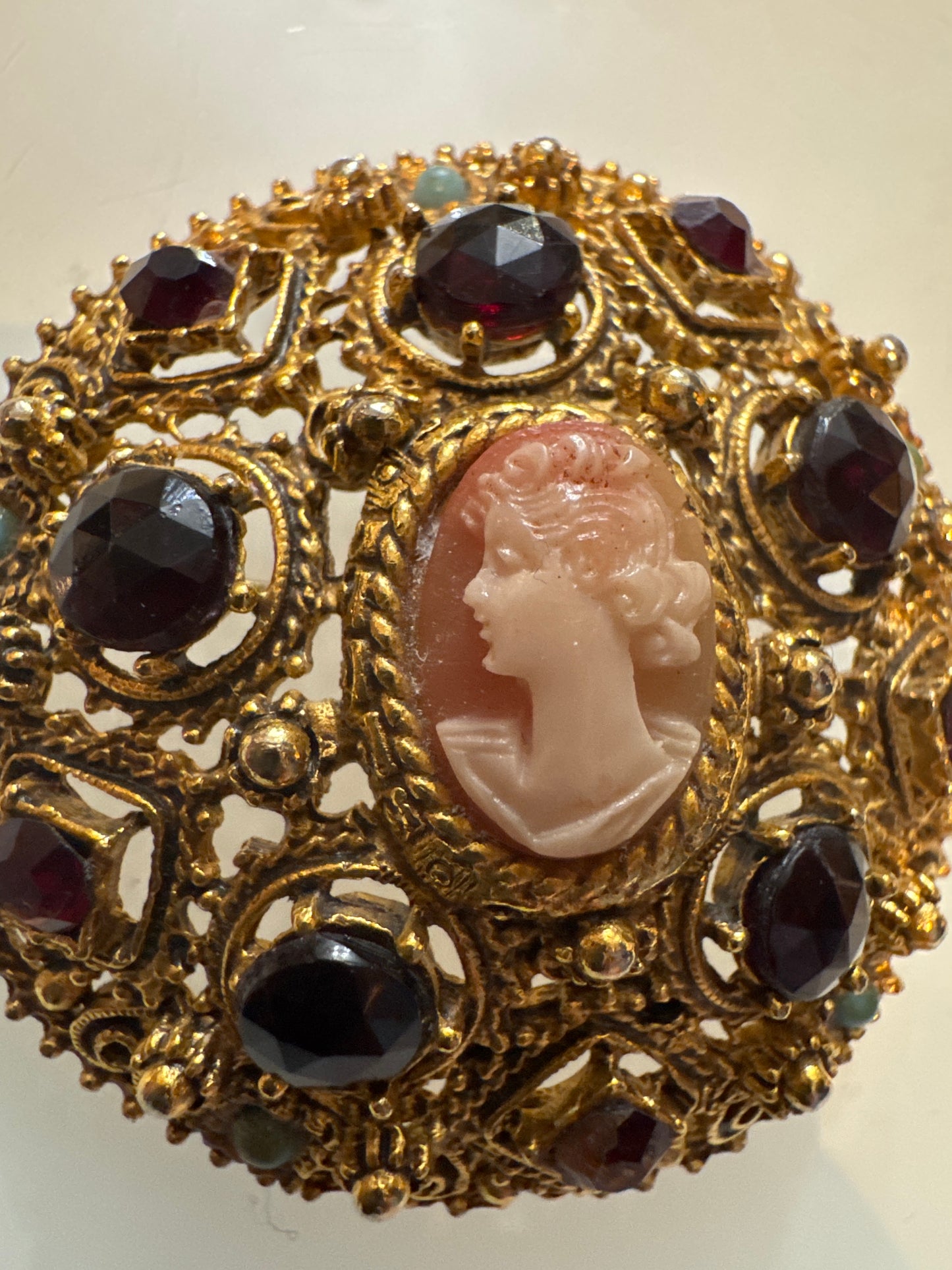 Beautiful 1950s signed Florenza cameo brooch with rhinestones