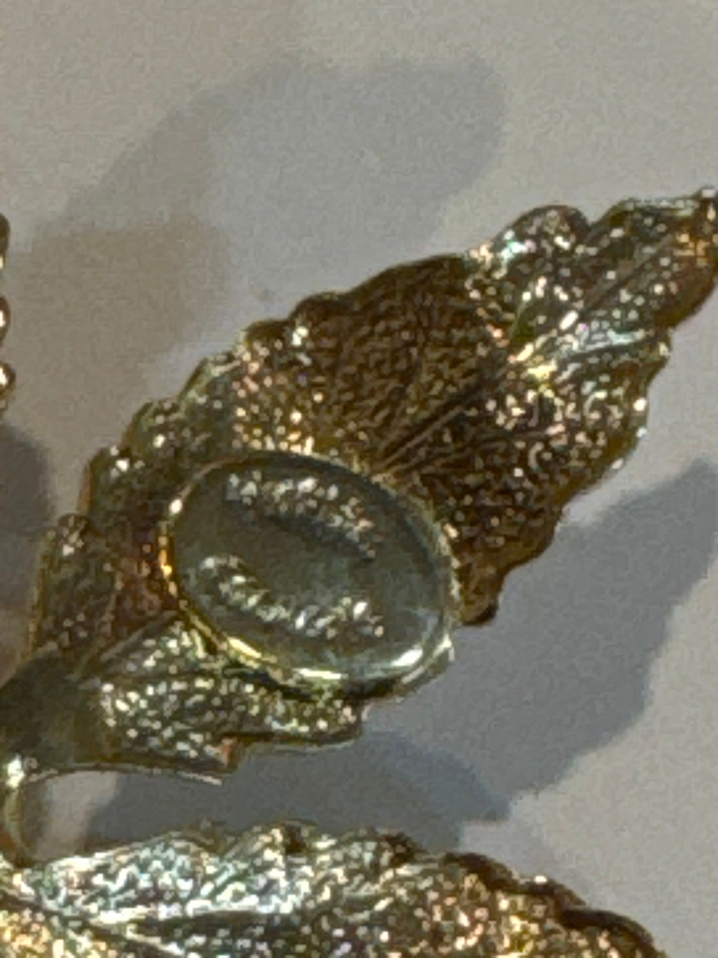 stunning HATTIE CARNAGIE 1940s flower brooch with pearl   center stone