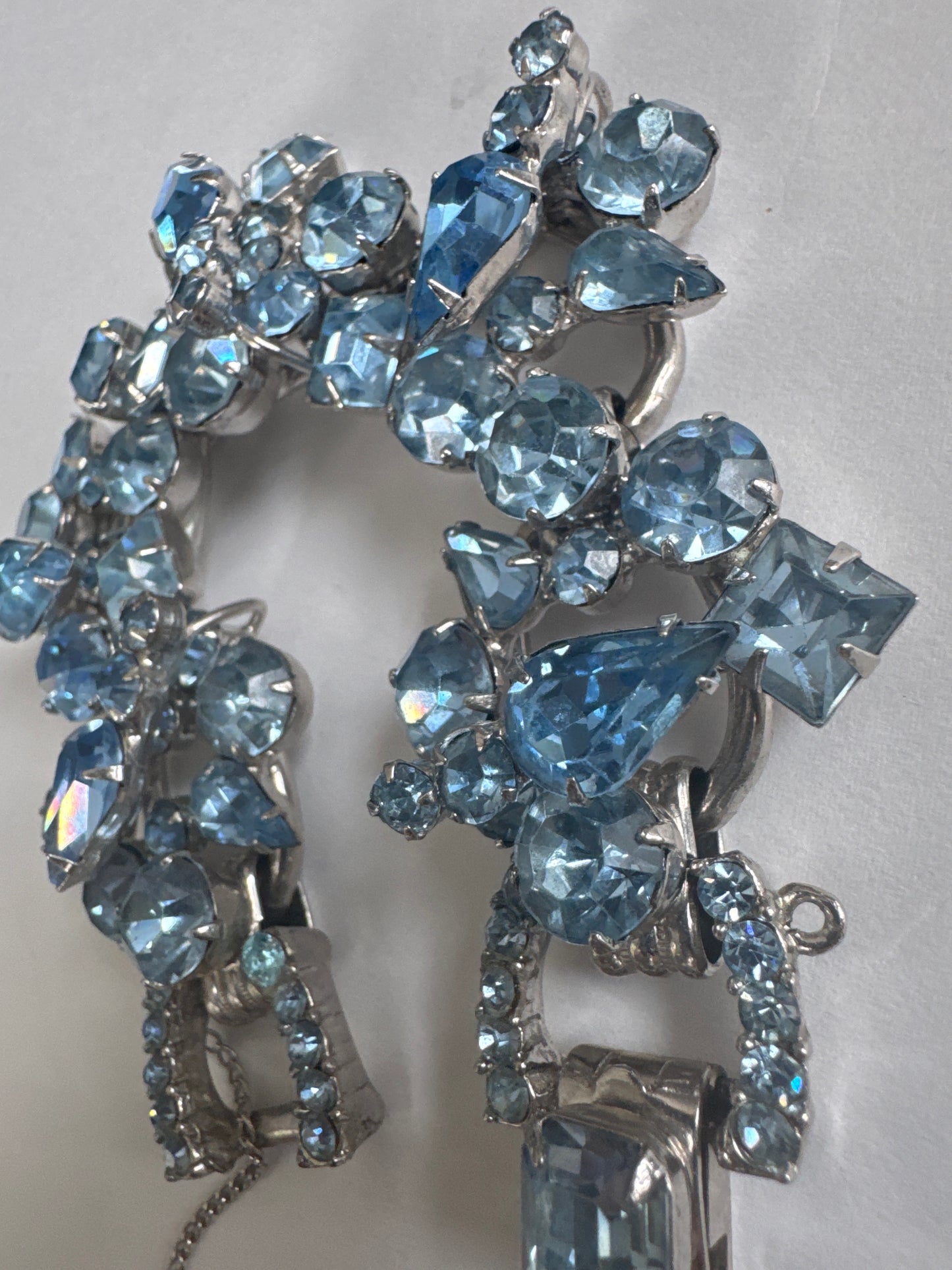 1950s D & E Juliana bracelet with layered aquamarine colored rhinestones