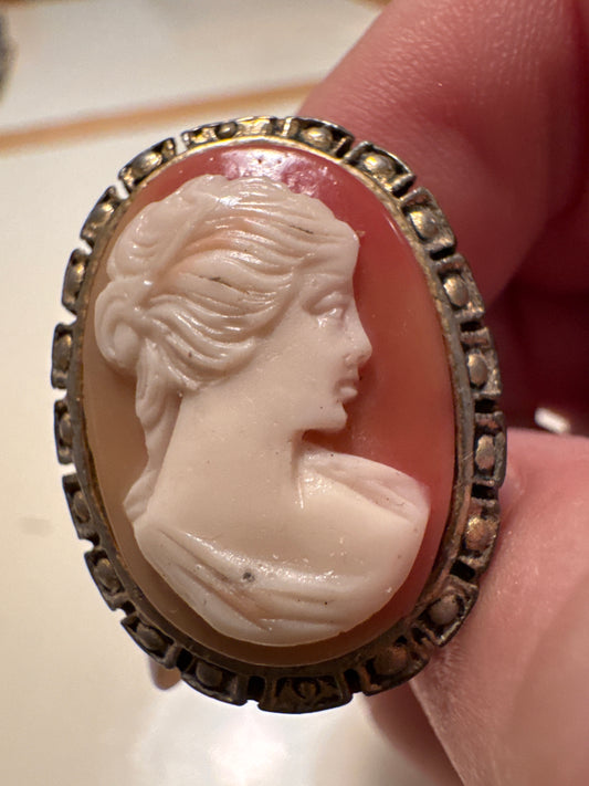 Beautiful cameo ring from the 1950s adjustable sizing. Summer
