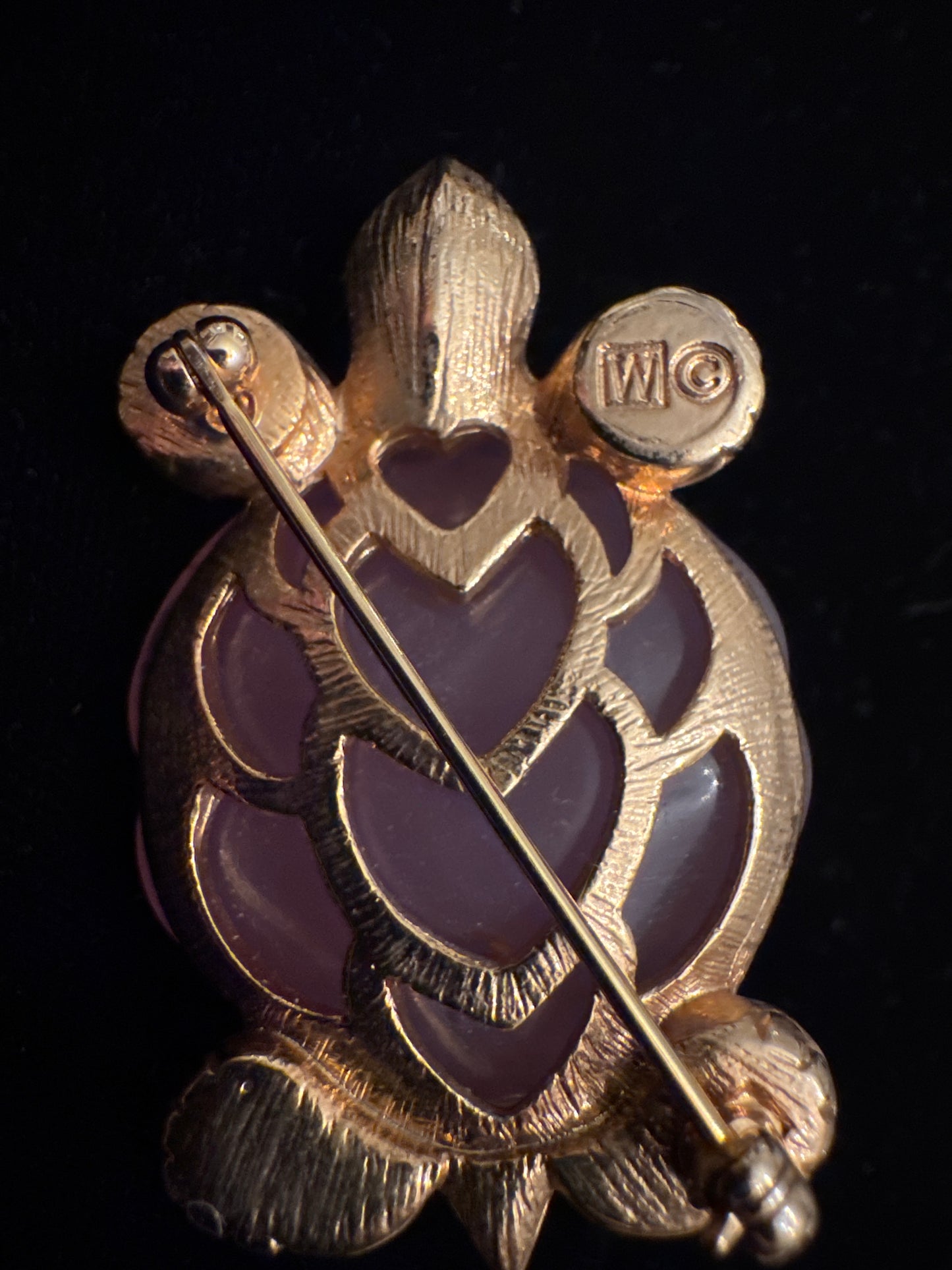 Vintage signed Wiengeroff jelly belly light pink turtle brooch w 2 rhinestones