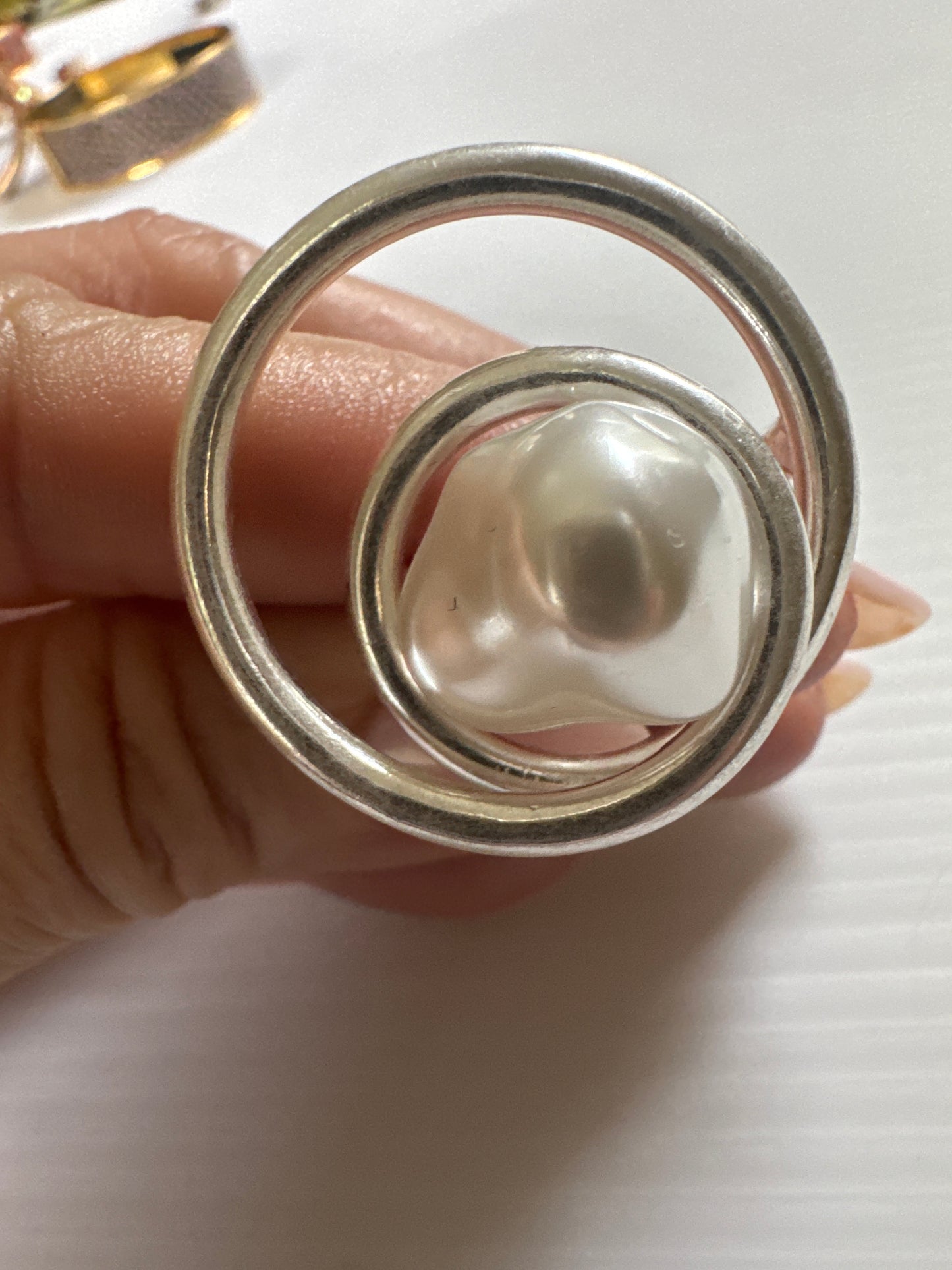 Retro silver tone and faux pearl ring