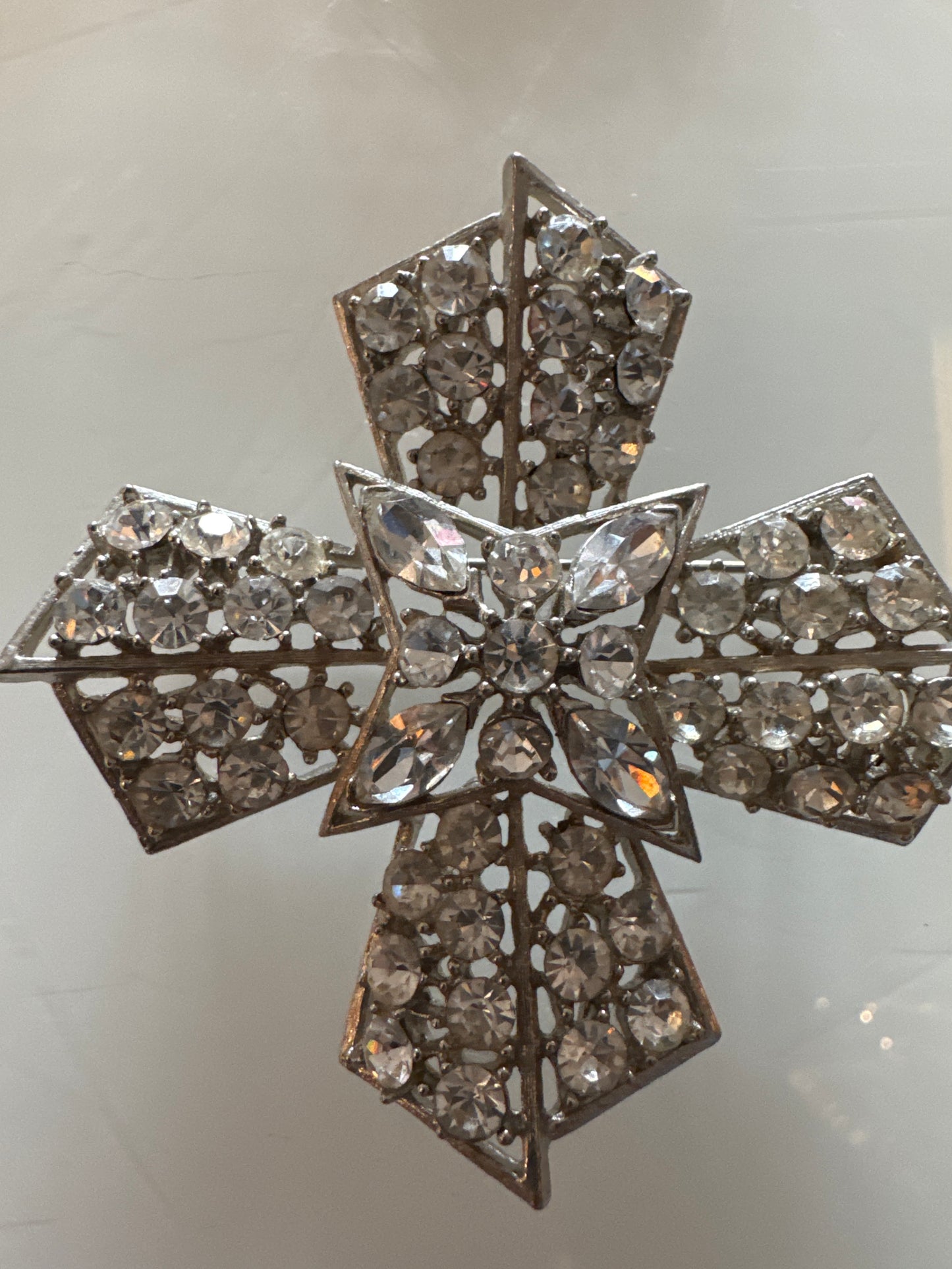 Beautiful 1950s maltese cross rhinestone brooch