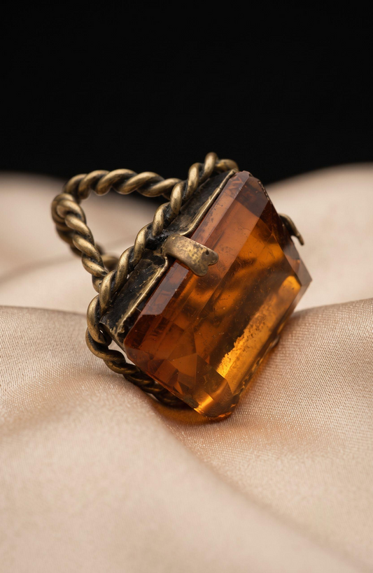 1960s Amber colored Stone ring in bronze tone setting