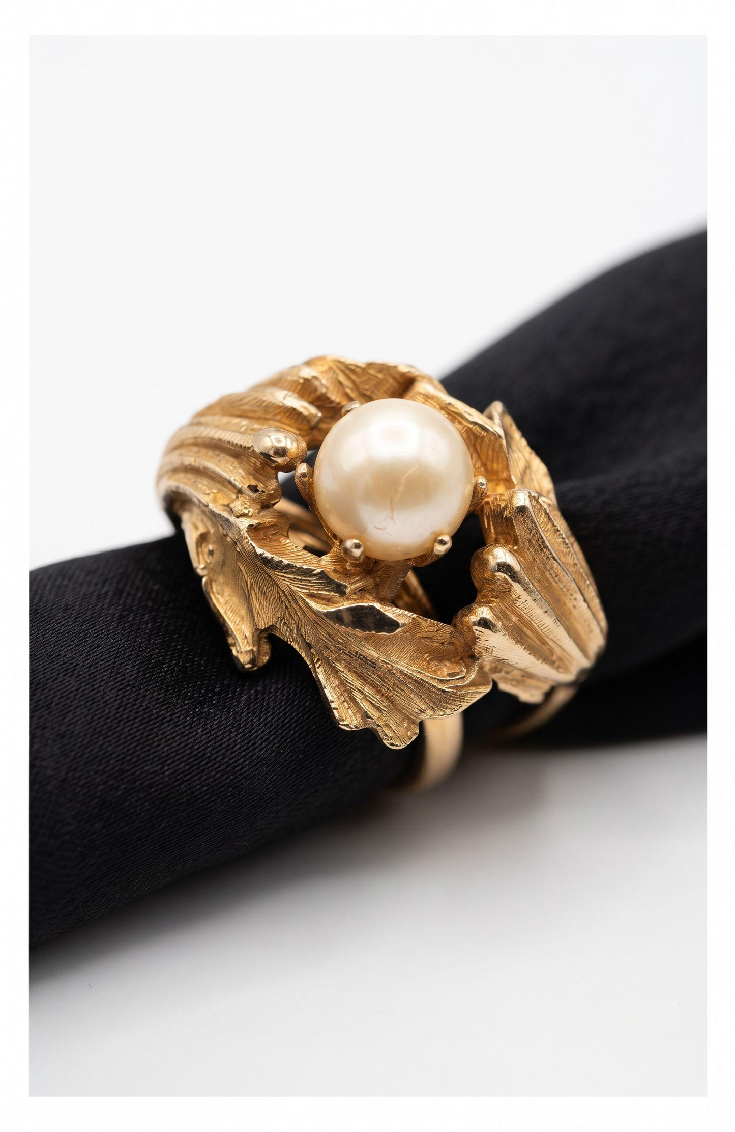 Elegant 1960s gold tone and pearl cocktail ring