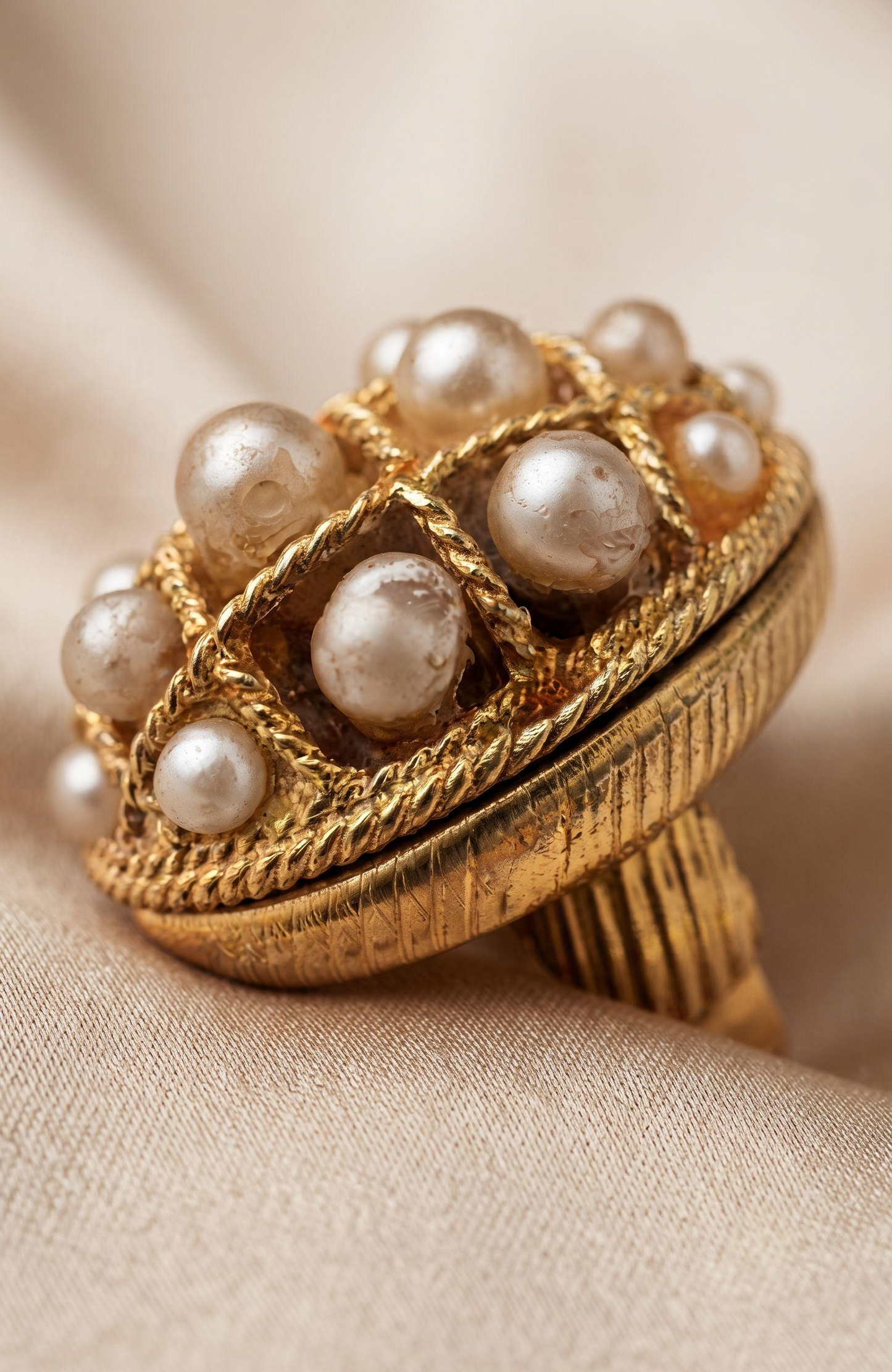 1970s Avon gold tone and pearl "poison" ring