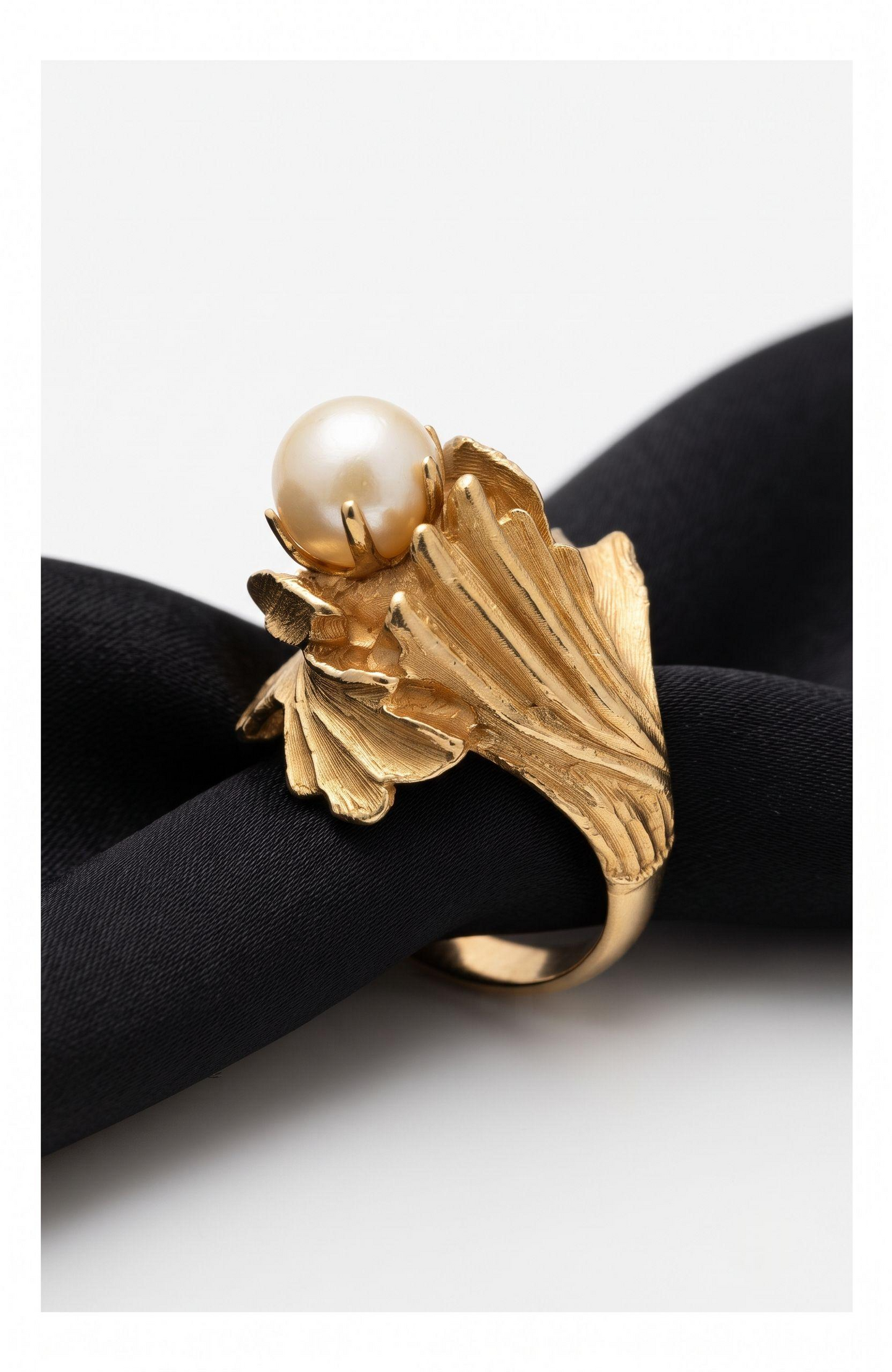Elegant 1960s gold tone and pearl cocktail ring