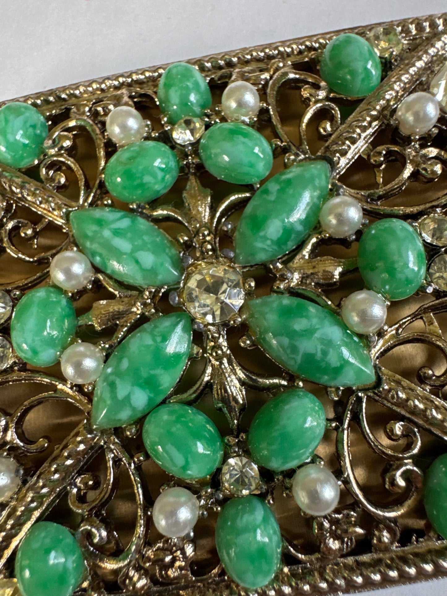 vintage 1950s jade cabachon in rhinestone topped case with mirror