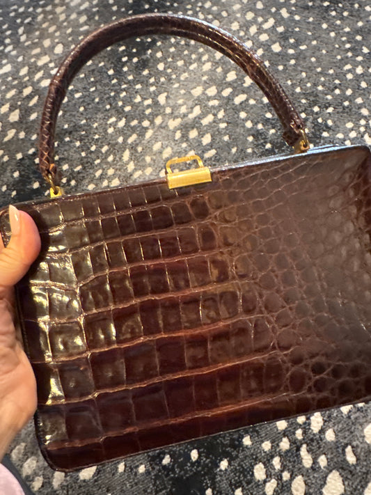 never worn 1950s BELLESTONE brown alligator top handle handbag