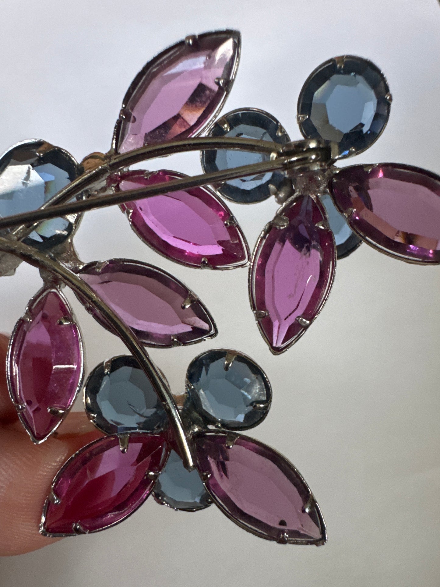 1950s Silvertone open back blue and pink floral spray brooch ￼