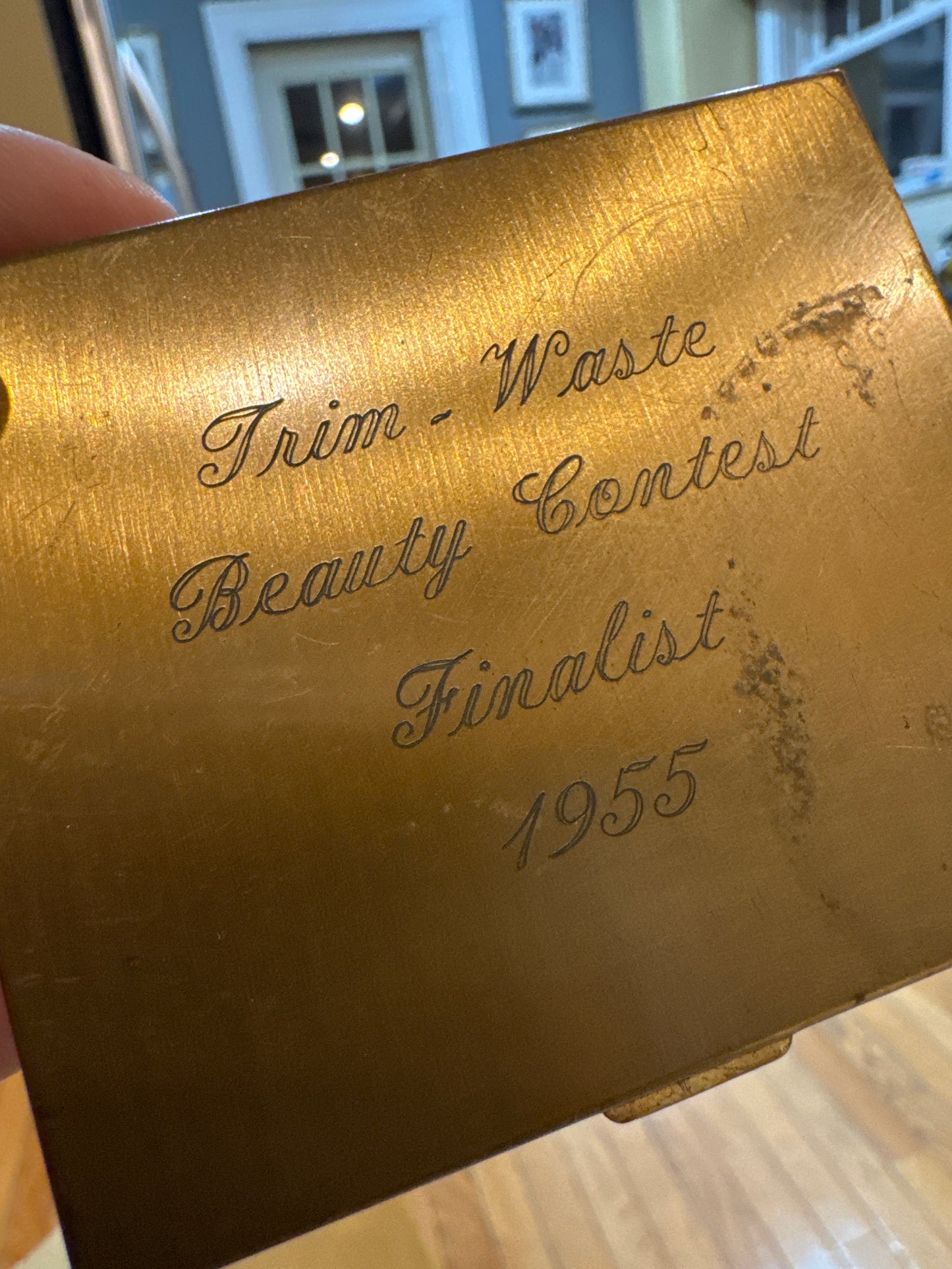 mother of pearl Makeup compact inscribed with 1955 trim waist Beauty, contest finalist
