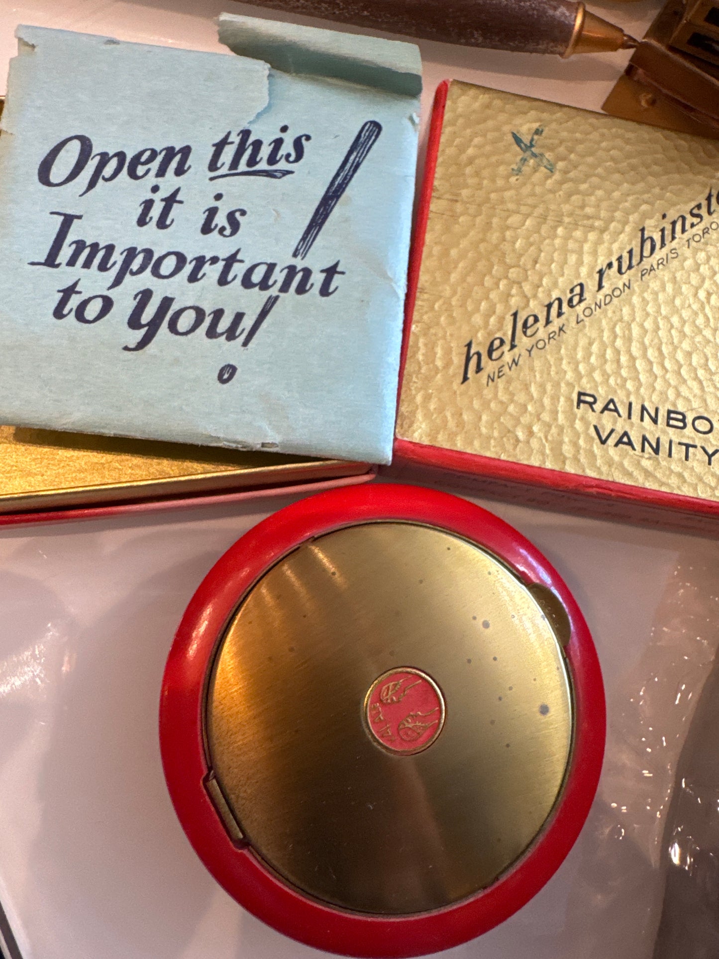 vintage HELEN RUBINSTEIN makeup compact with original box and booklet. Never worn