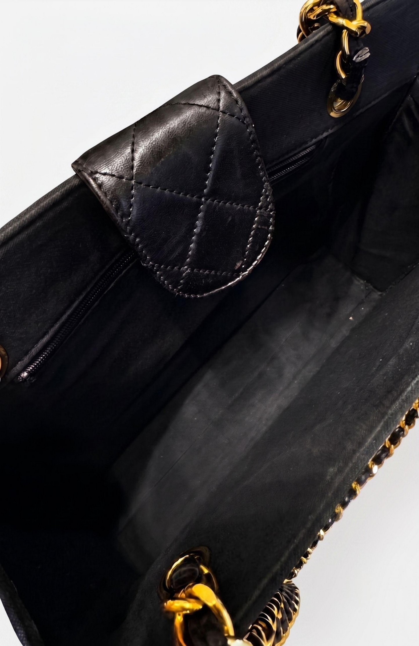 Gorgeous vintage 1980s Chanel black fabric & leather bag