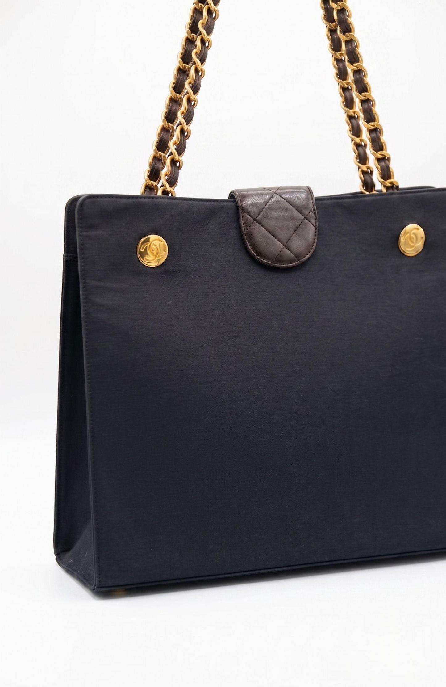 Gorgeous vintage 1980s Chanel black fabric & leather bag