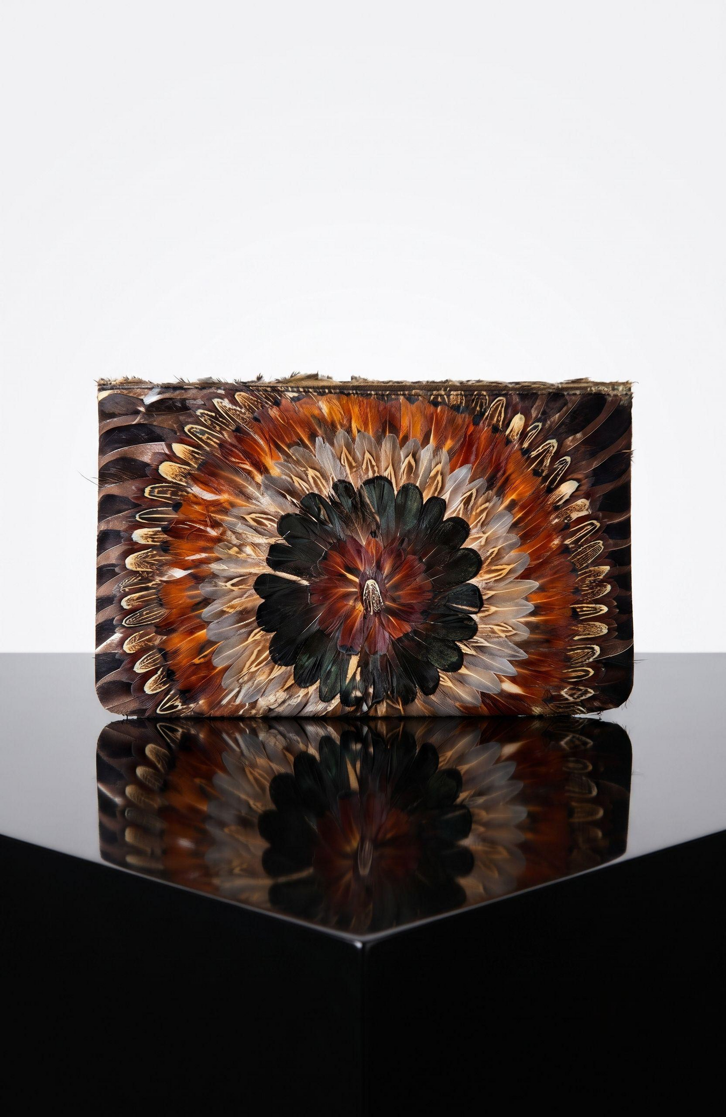 Absolutely beautiful bag  vintage peacock feather clutch with option to add a strap. We will include a gold chain strap.
