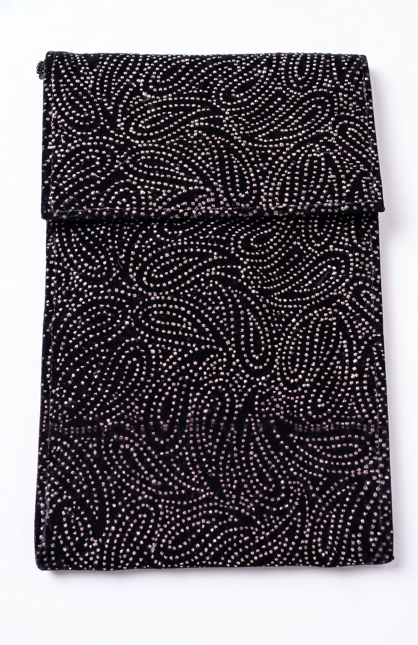 Vintage 1980s crossbody Italian black leather bag by Divertente. From the collection of Linda Fargo