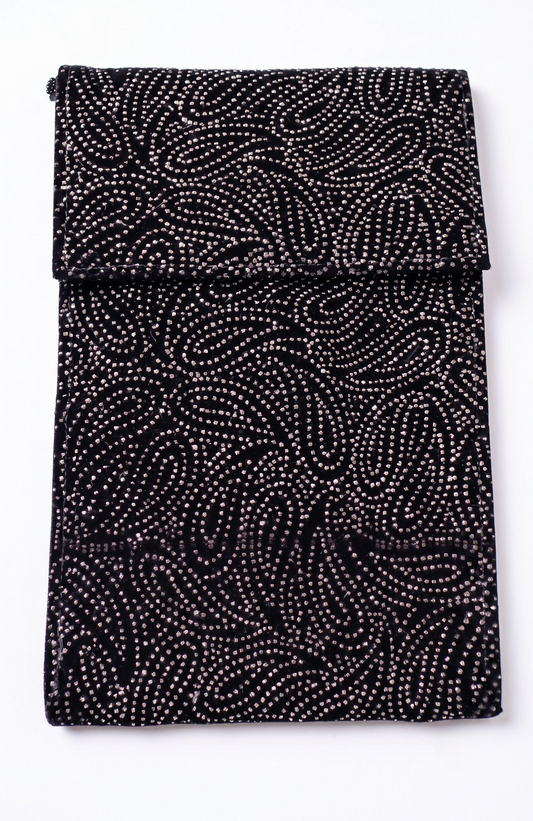 Vintage 1980s crossbody Italian black leather bag by Divertente. From the collection of Linda Fargo