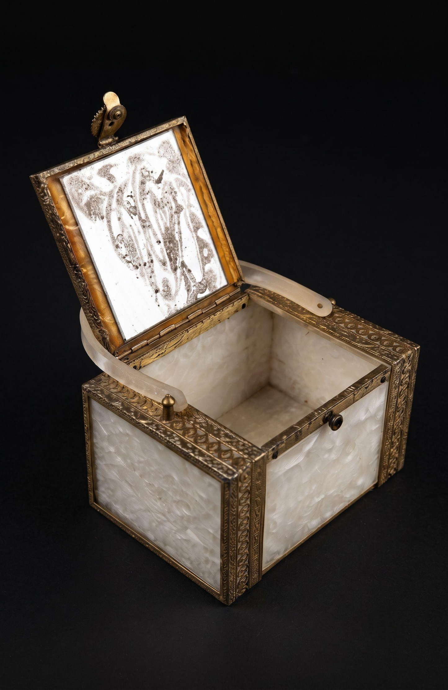 Stunning 1930s/40s White lucite Box Bag w/ Courting Couple Clasp