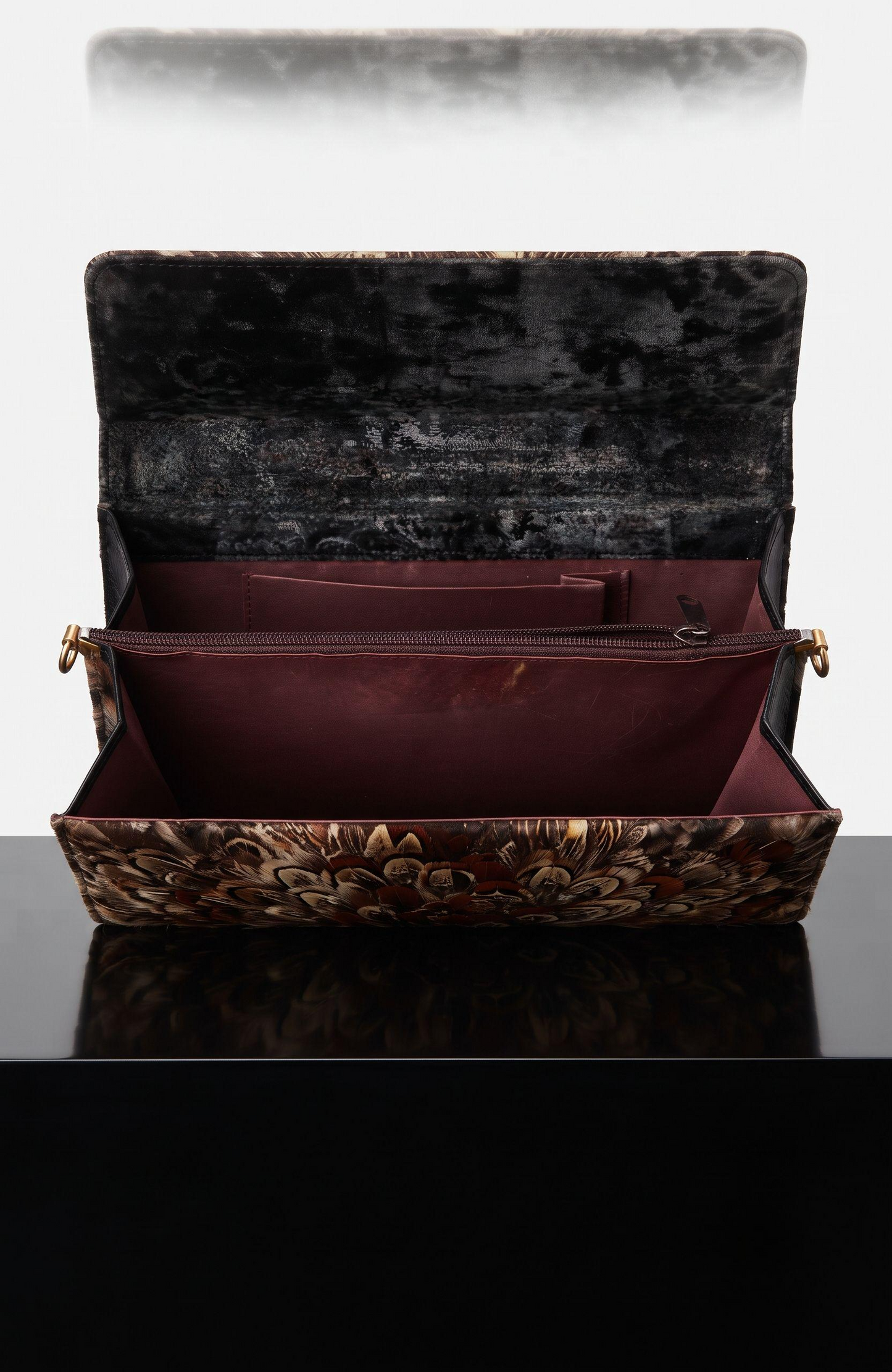 Absolutely beautiful bag  vintage peacock feather clutch with option to add a strap. We will include a gold chain strap.