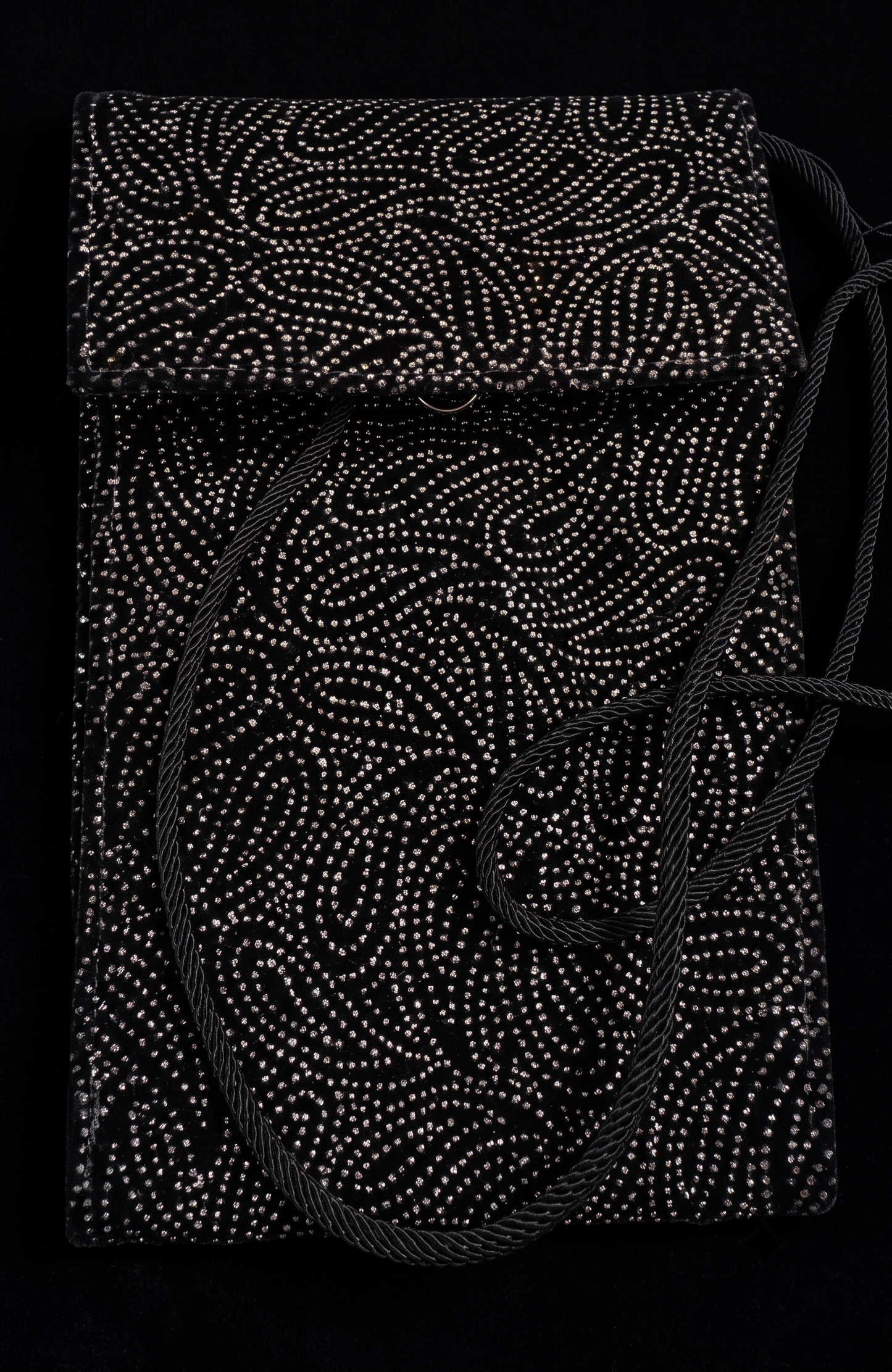 Vintage 1980s crossbody Italian black leather bag by Divertente. From the collection of Linda Fargo