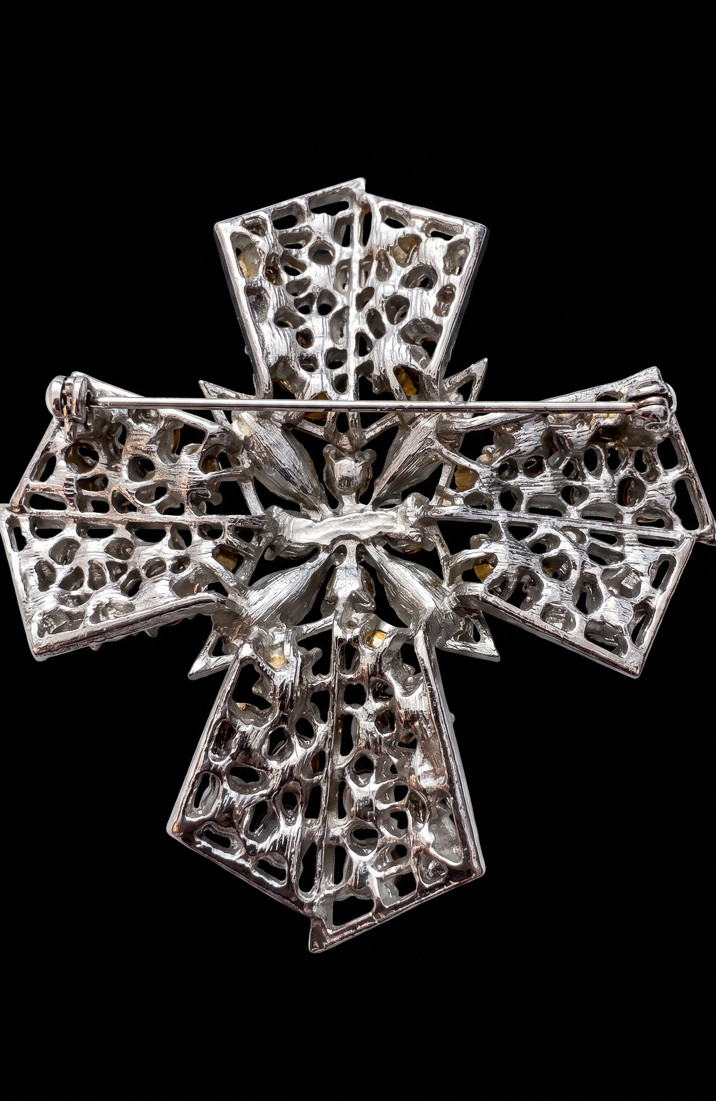 Beautiful 1950s maltese cross rhinestone brooch