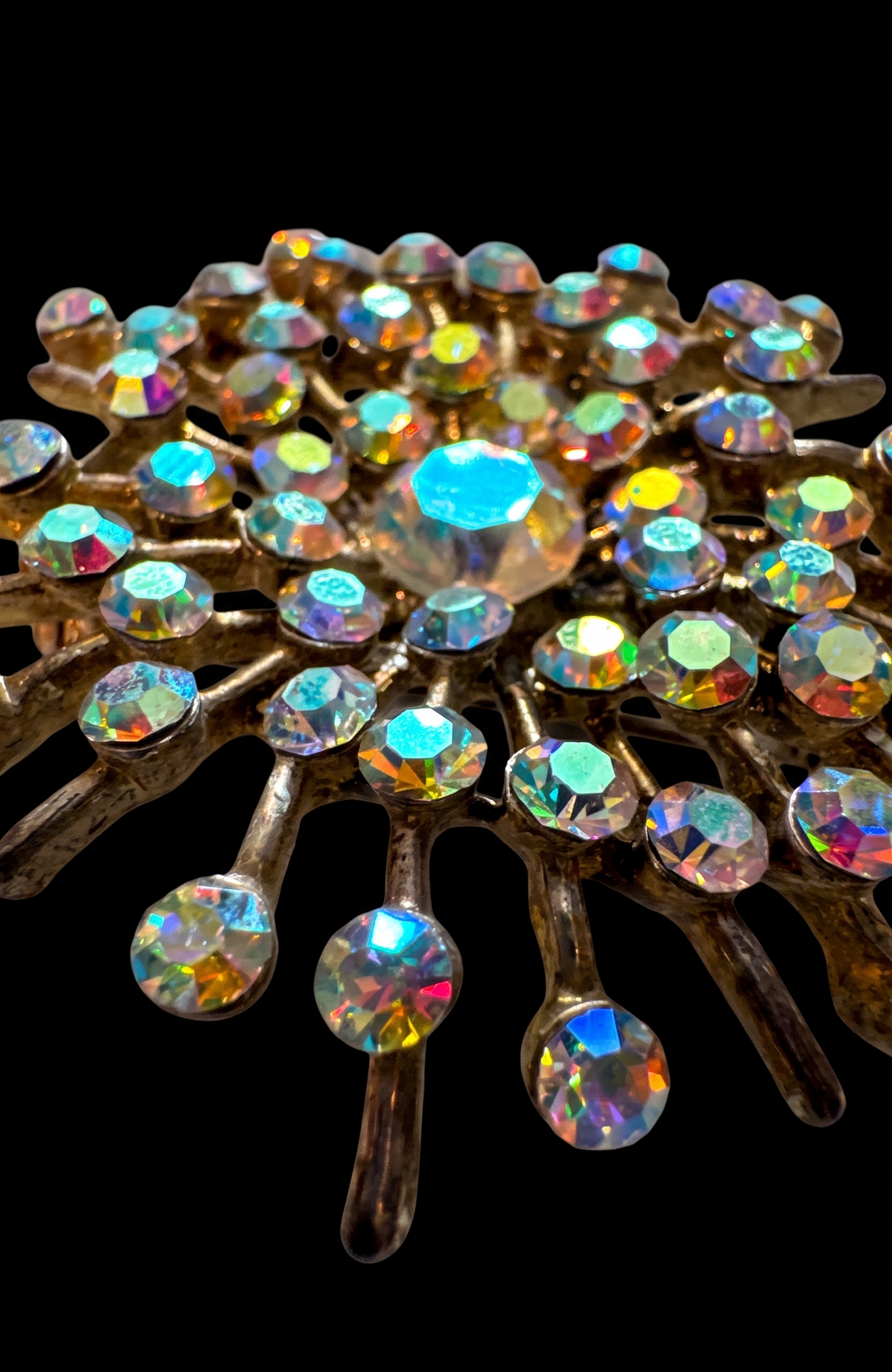 Beautiful 1940's aurora borealis starburst  brooch