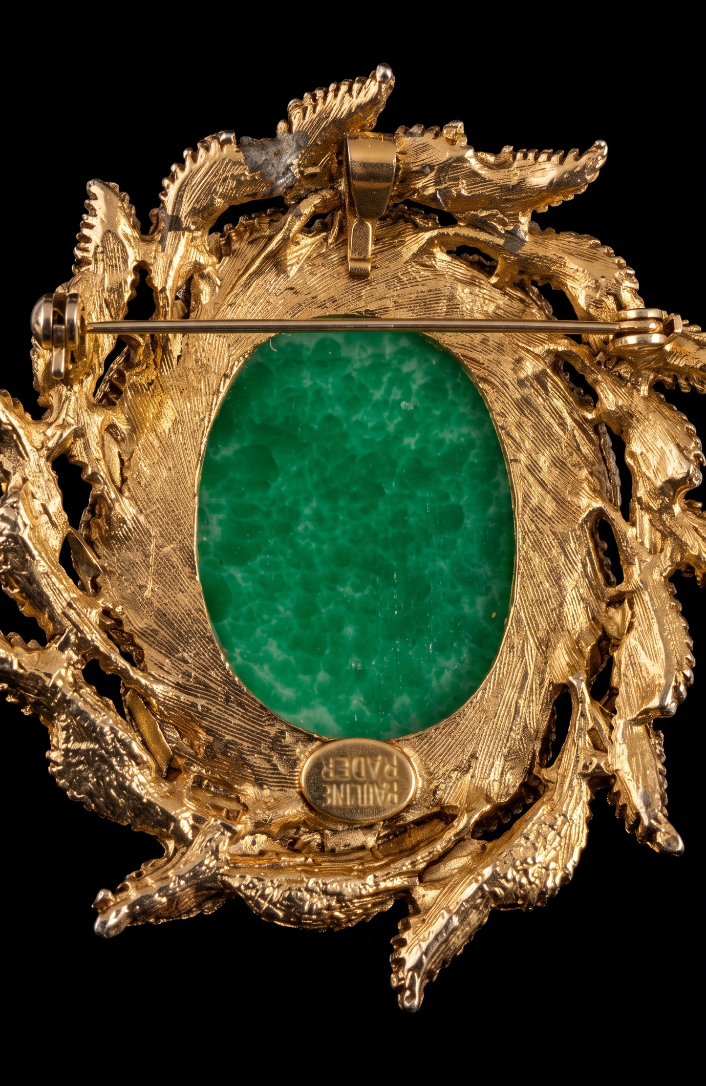 1960s stunning signed PAULINE RADER green cabochon brooch/pendant with leaf wreath frame