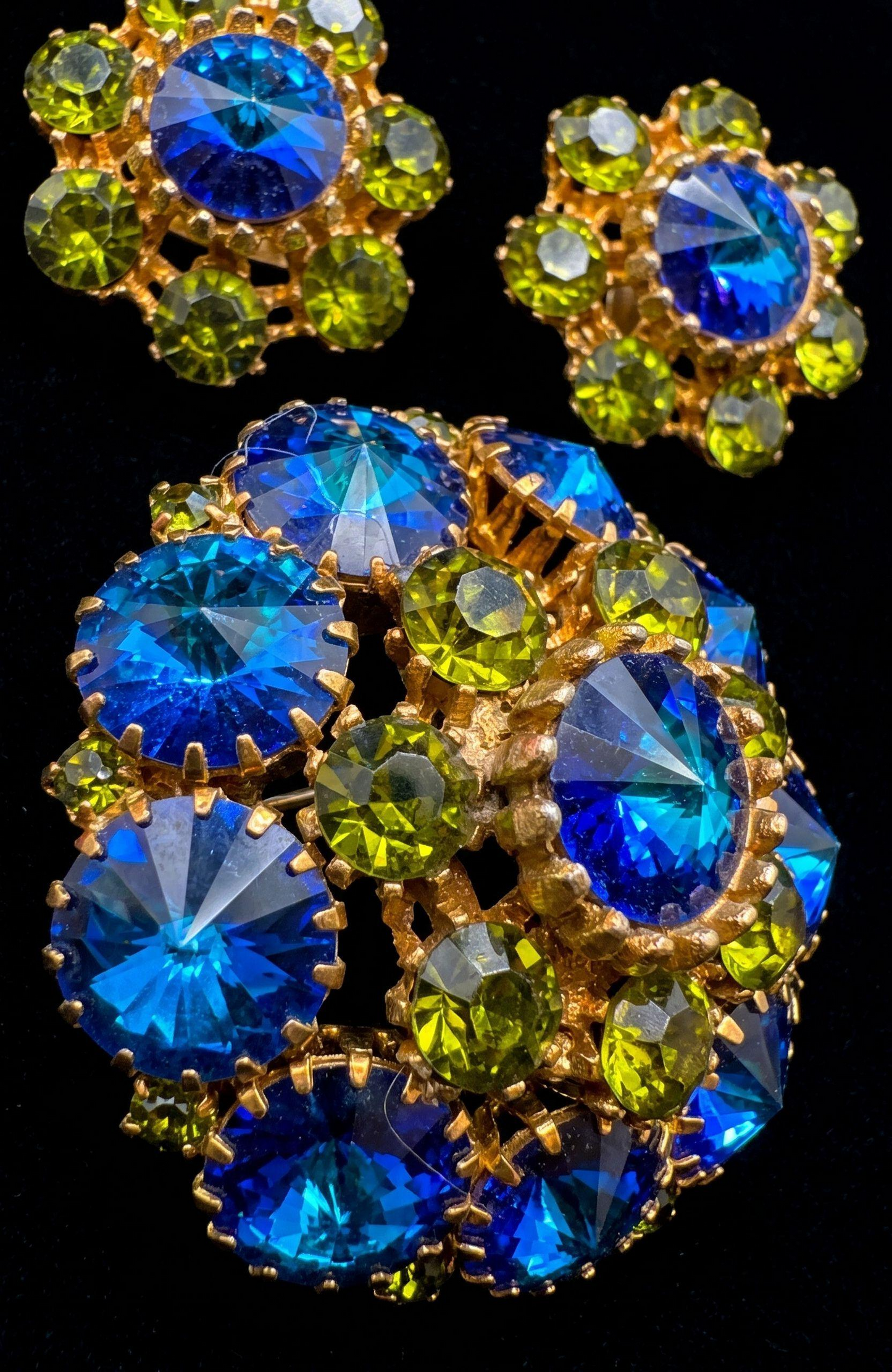 Absolutely gorgeous watermelon stone brooch, and earring set. Blue watermelon, rhinestones and olivine colored stones.