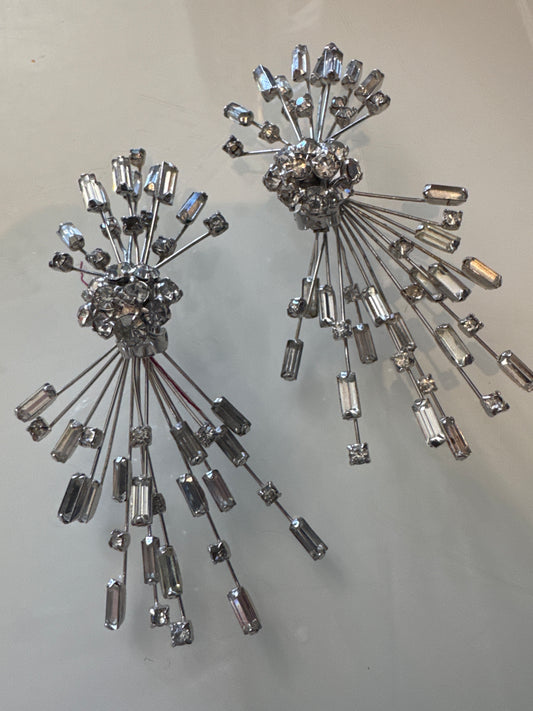 1940s / early 50's sparkler rhinestone clip on earrings