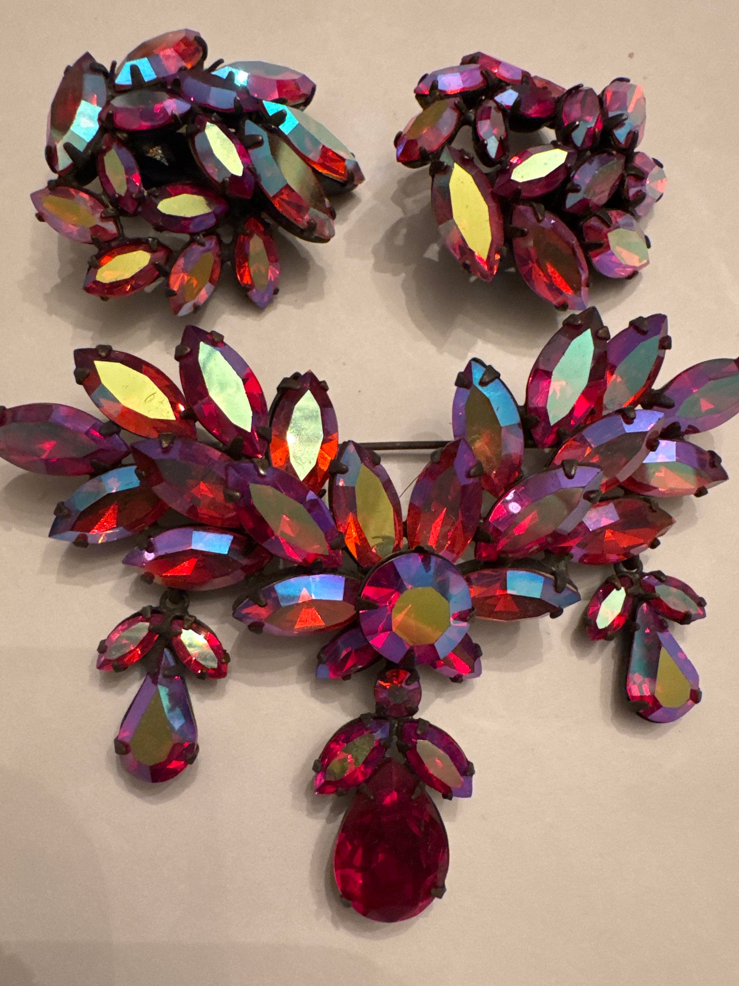 1940s absolutely stunning REGENCY brooch with dangle stone and earring set featuring red aurora borealis