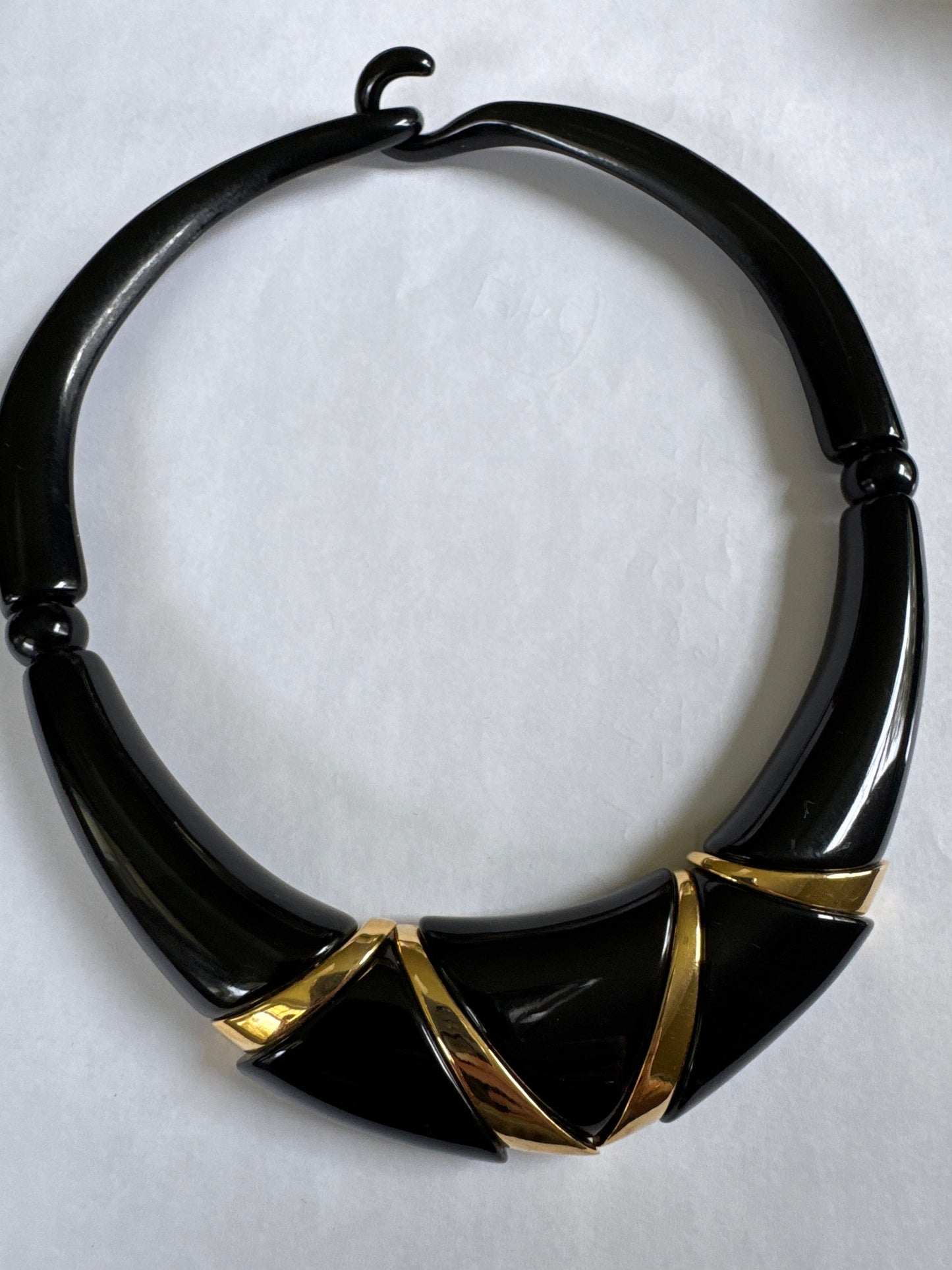Vintage 1980s NAPIER black resin with gold tone necklace