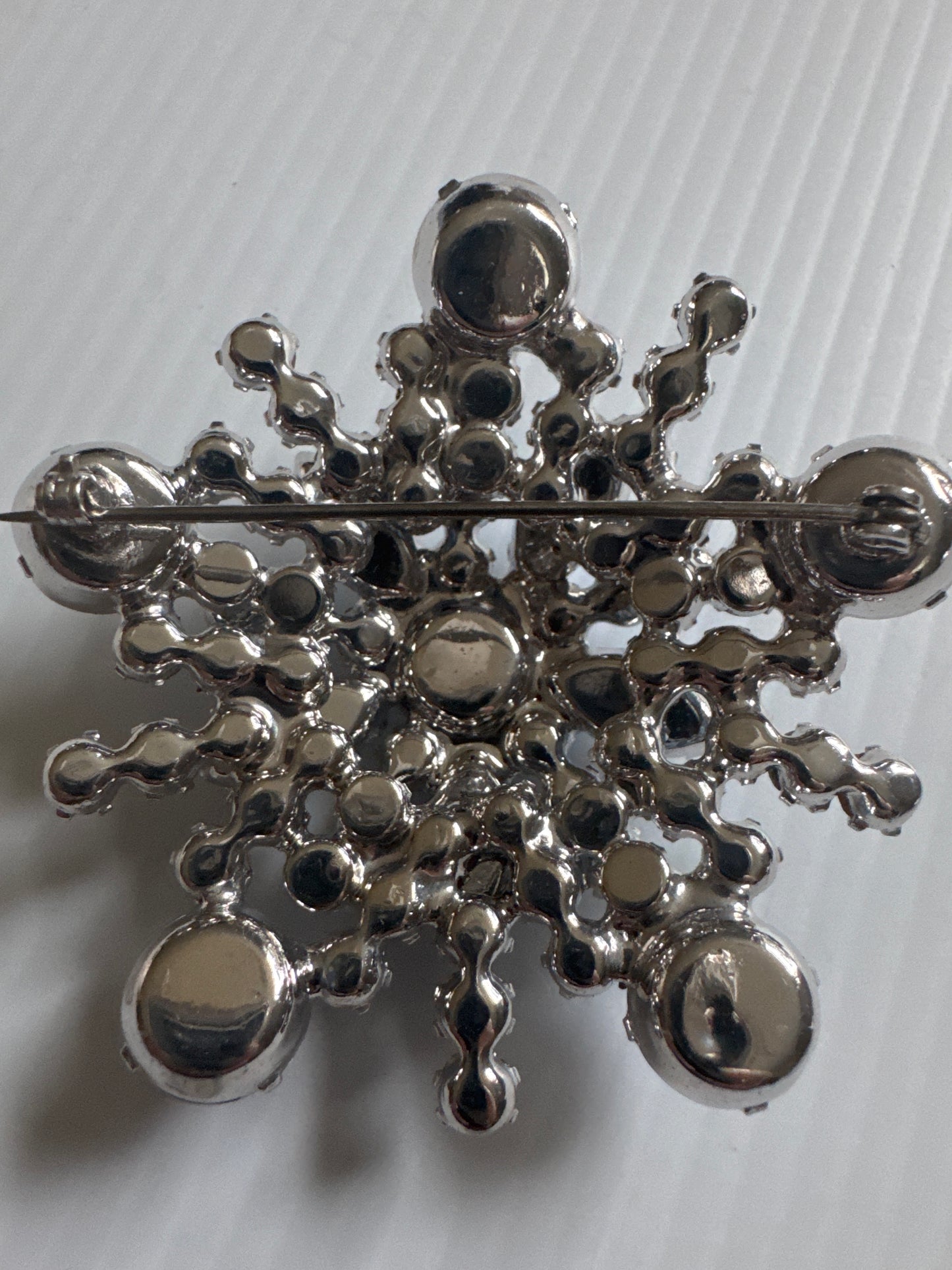 1950s absolutely stunning ice, blue rhinestone, starburst dome shaped brooch