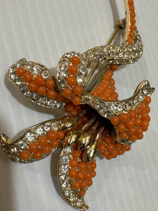 1950s absolutely stunning, coral and clear rhinestone multidimensional flower brooch. Jackpot.