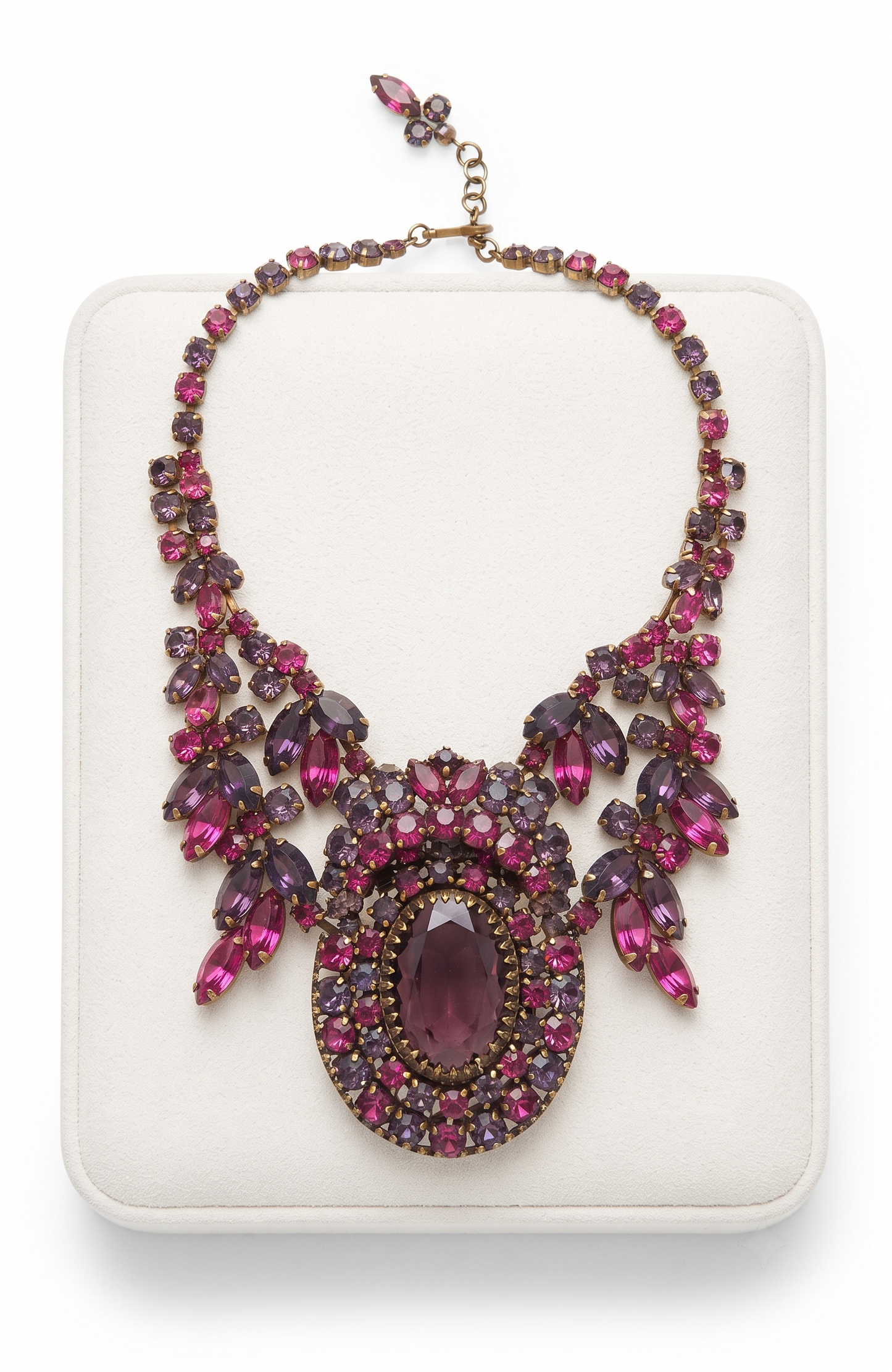 RHINESTONE NECKLACE FROM THE 1940s