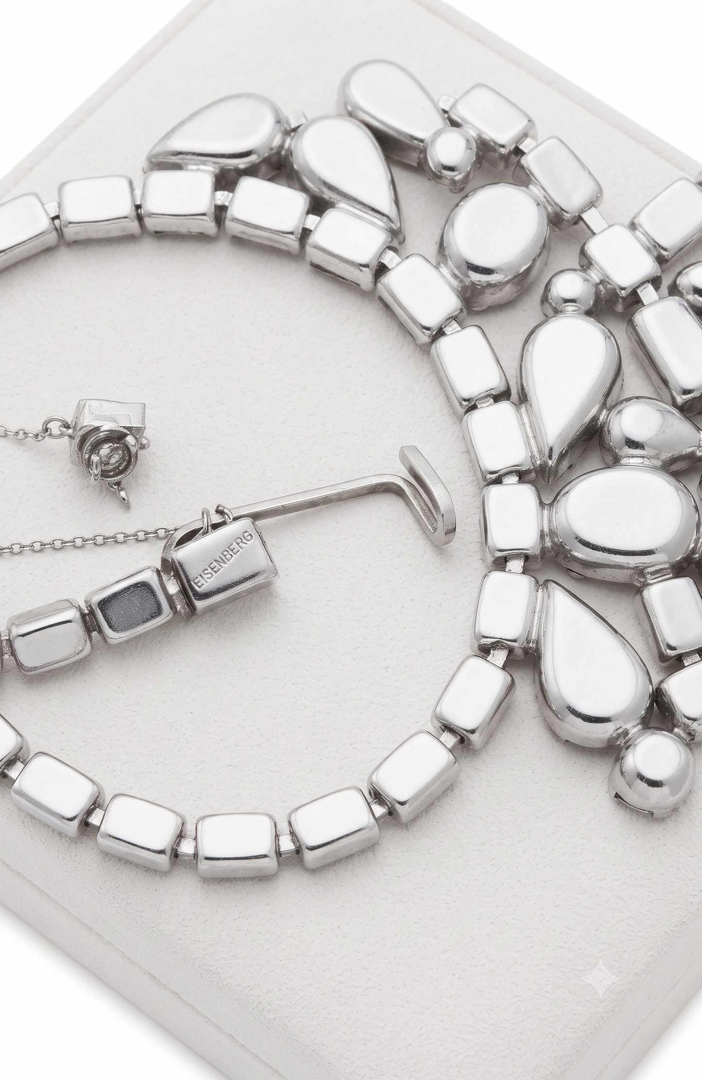 RHINESTONE NECKLACE SIGNED BY EISENBERG